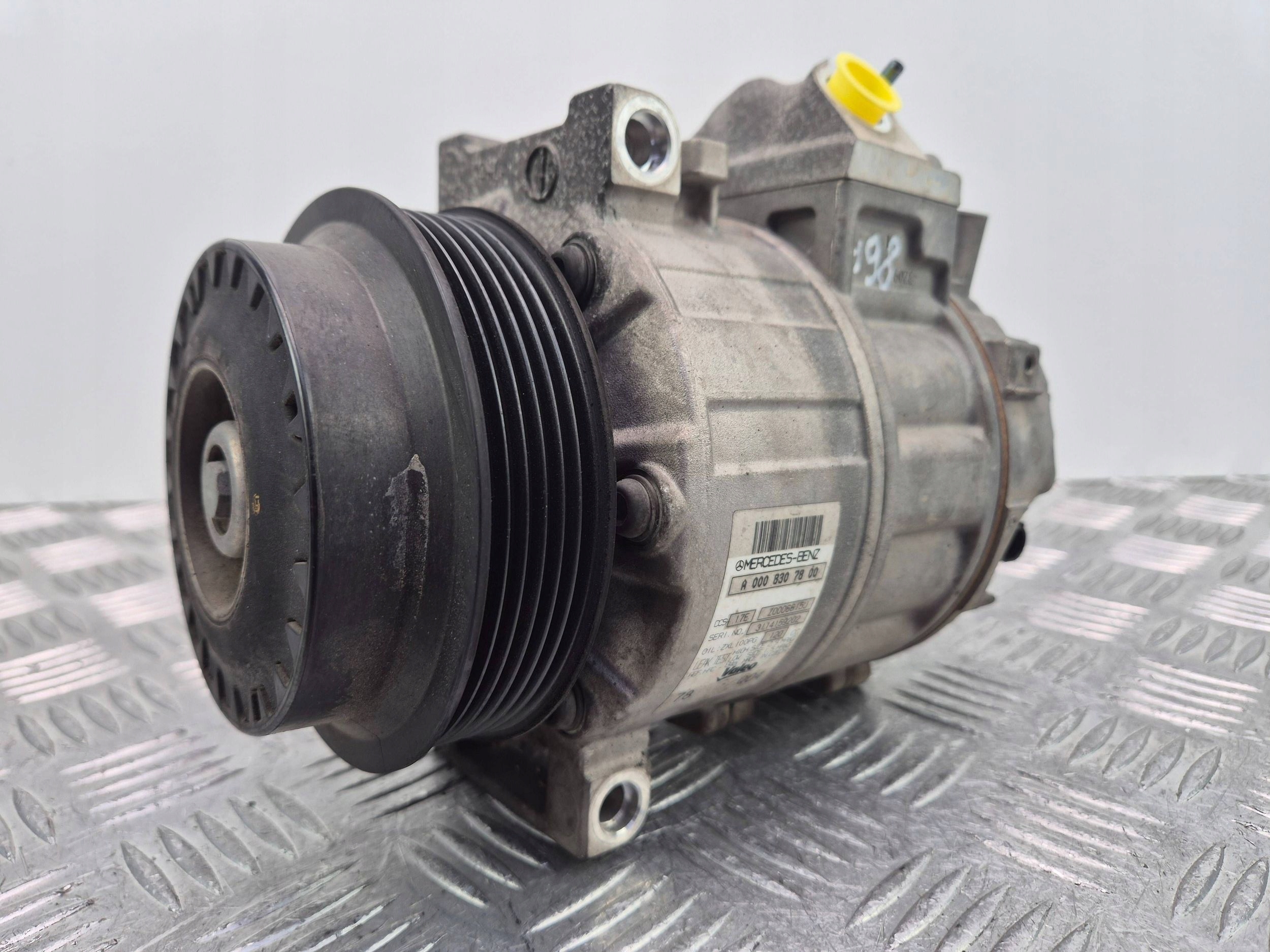 Mercedes C250 CGI W204 compressor; compressor of the air conditioning A0008307800