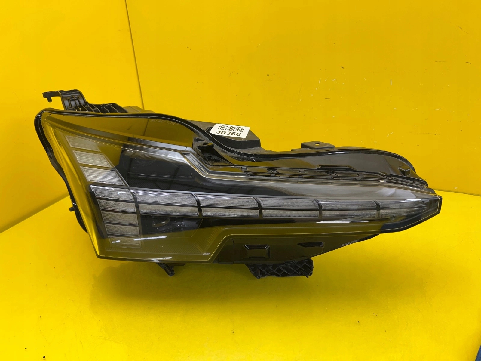 light right front Volvo EX30 Full Led 80000628