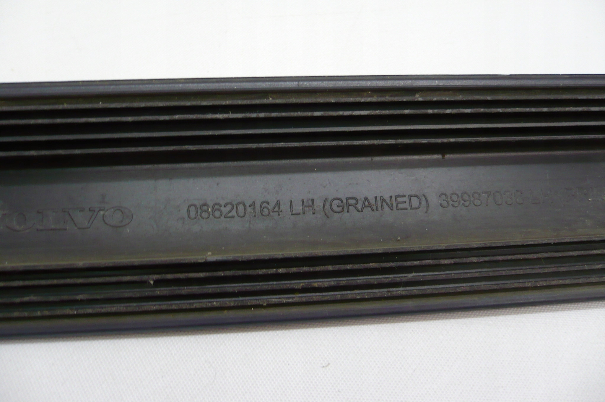 VOLVO S40 II V50 04-12 moulding door left front central