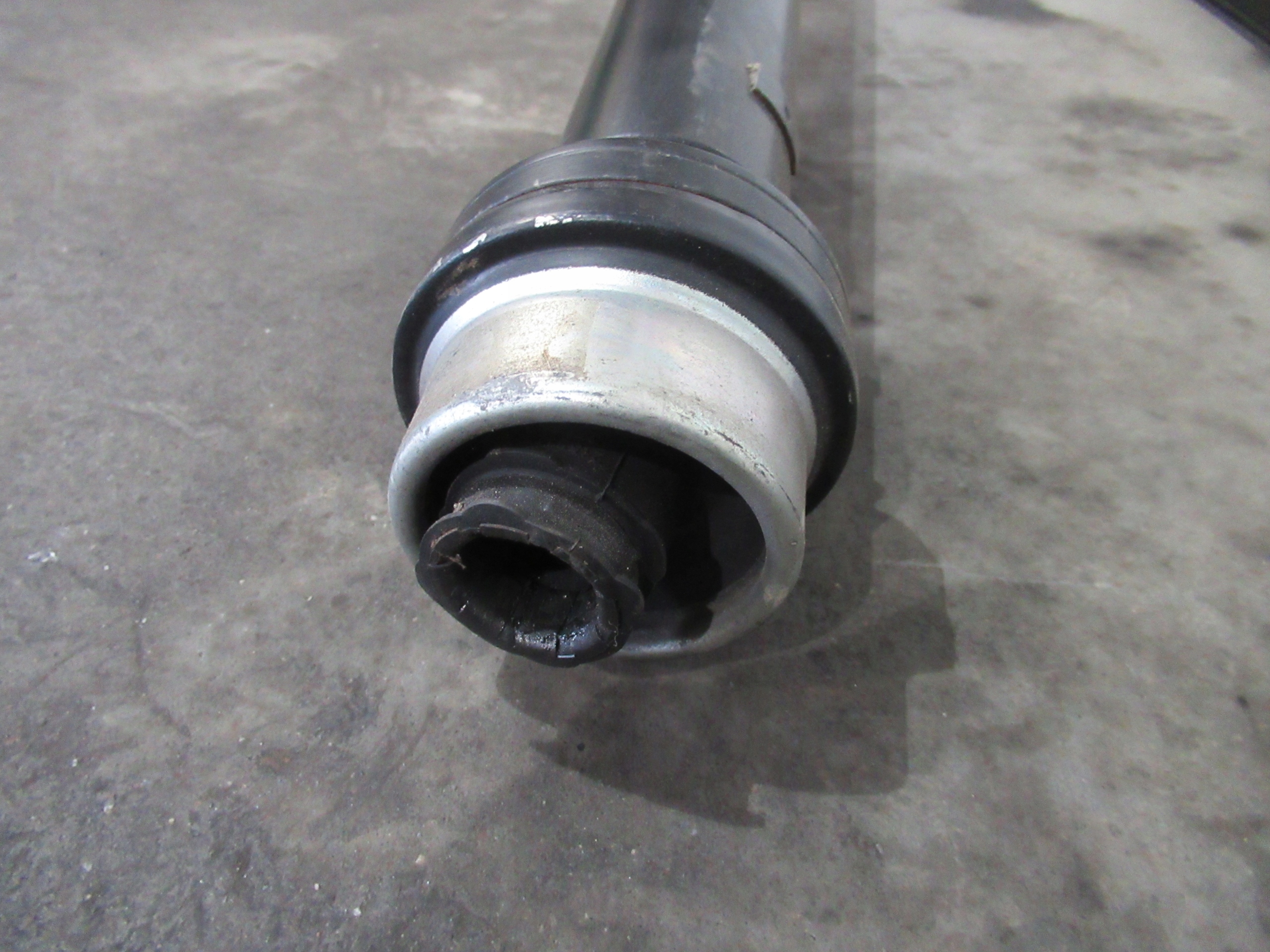 AUDI A4 B8 A5 8T 2.0 TDI cardan 8K0521101AA