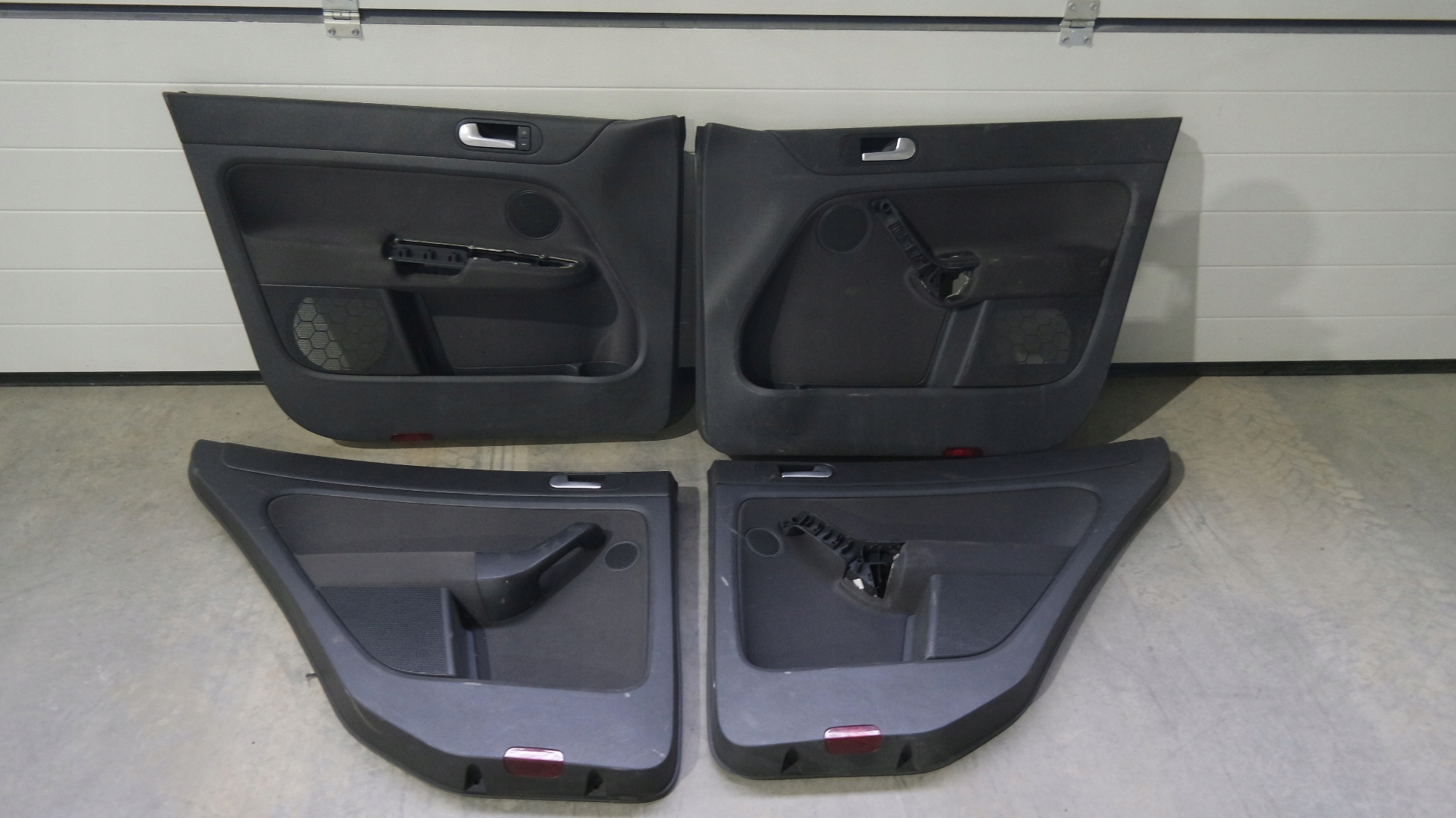 TAPICERKA DRZWI VOLKSWAGEN GOLF V PLUS