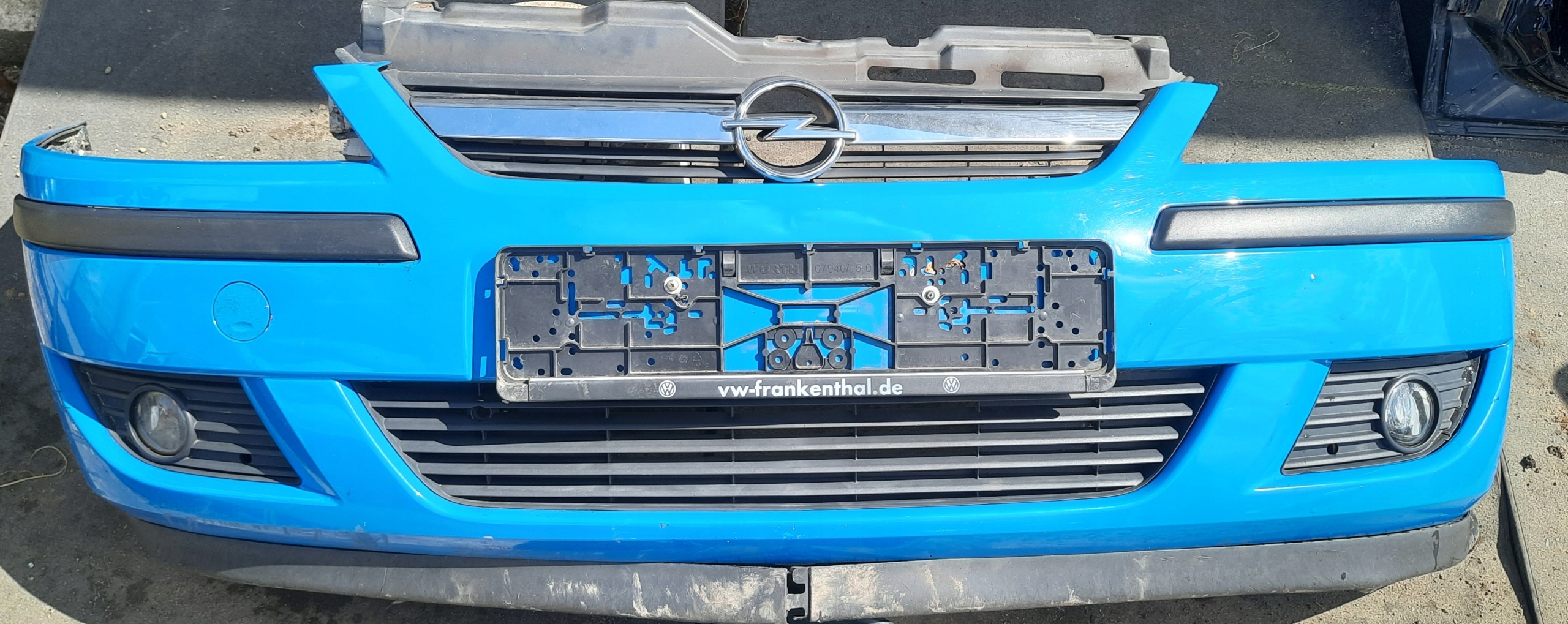 Zderzak przód Opel CORSA C kolor Z20A LIFT