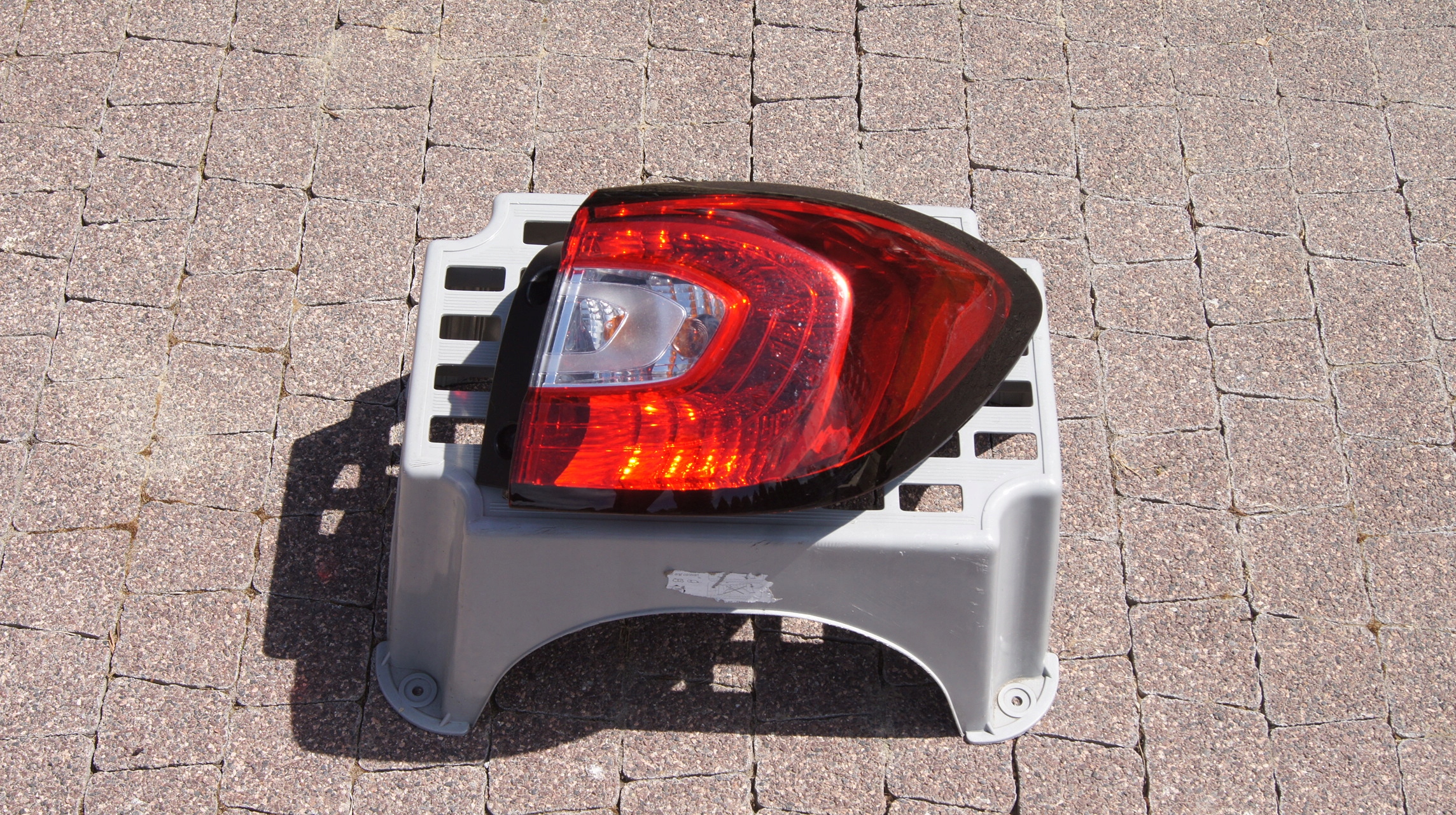 CAPTUR фонарь правый европа