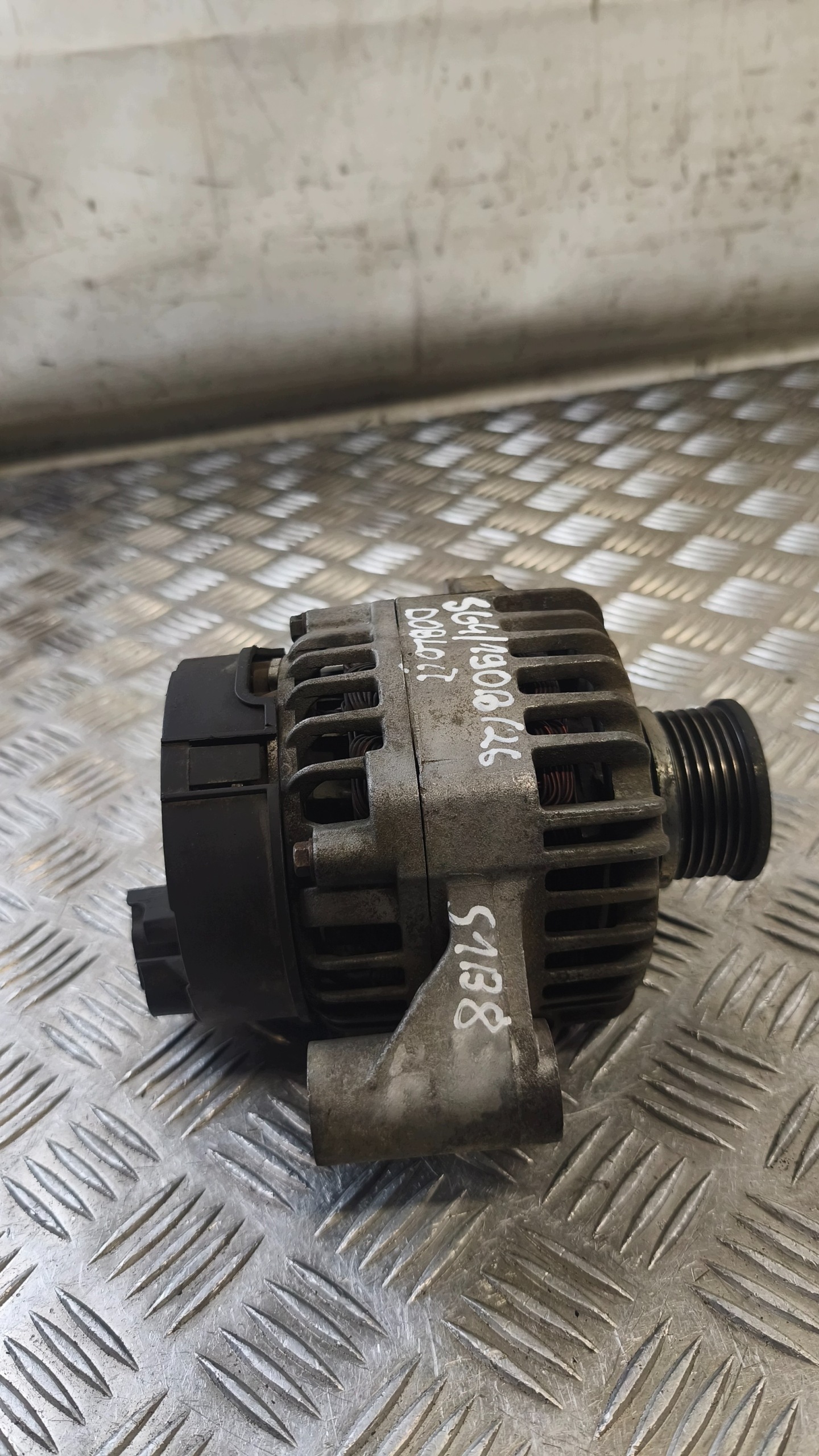 alternator FIAT DOBLO II 2011r 1.6D