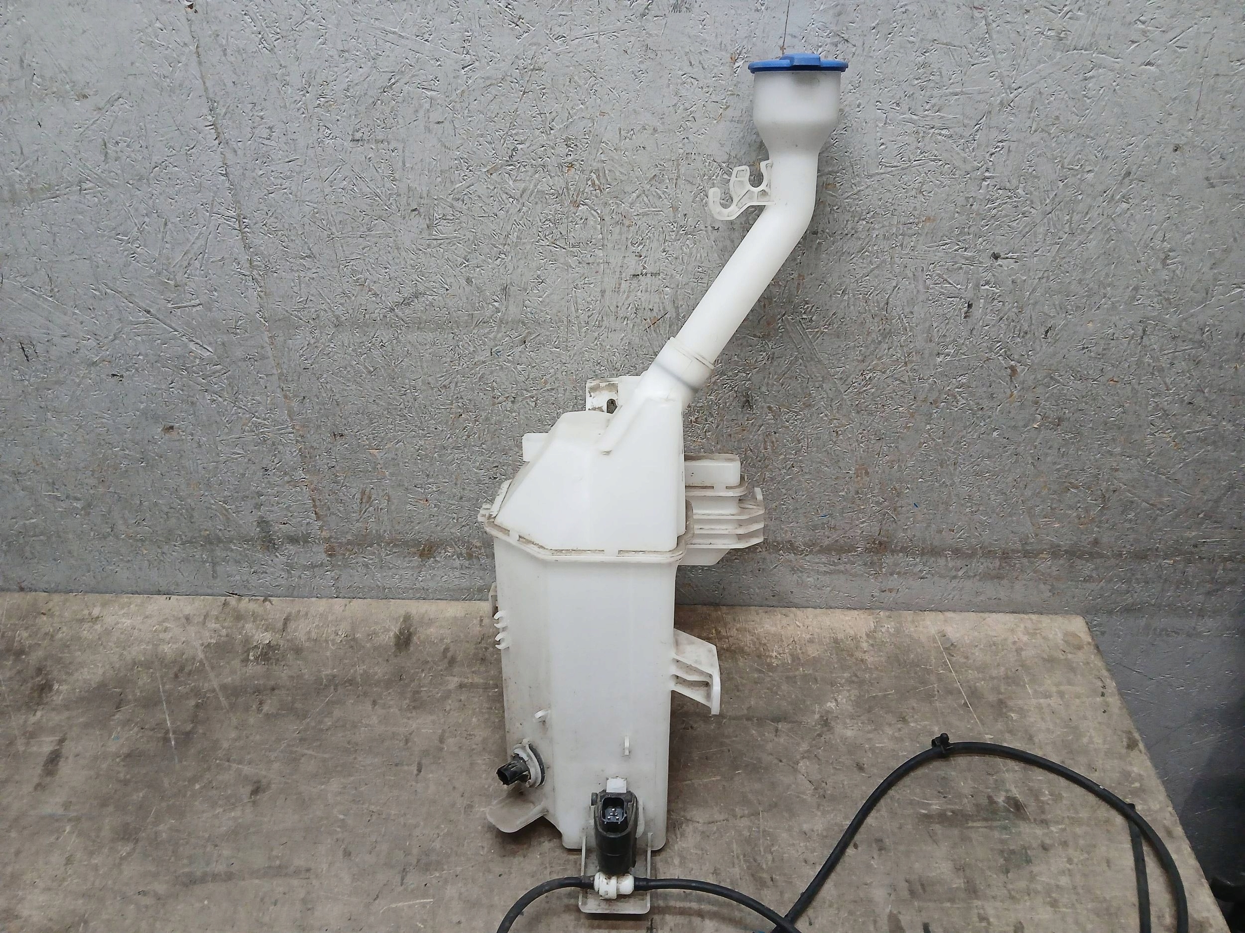 washer fluid tank KIA NIRO 98610AT000