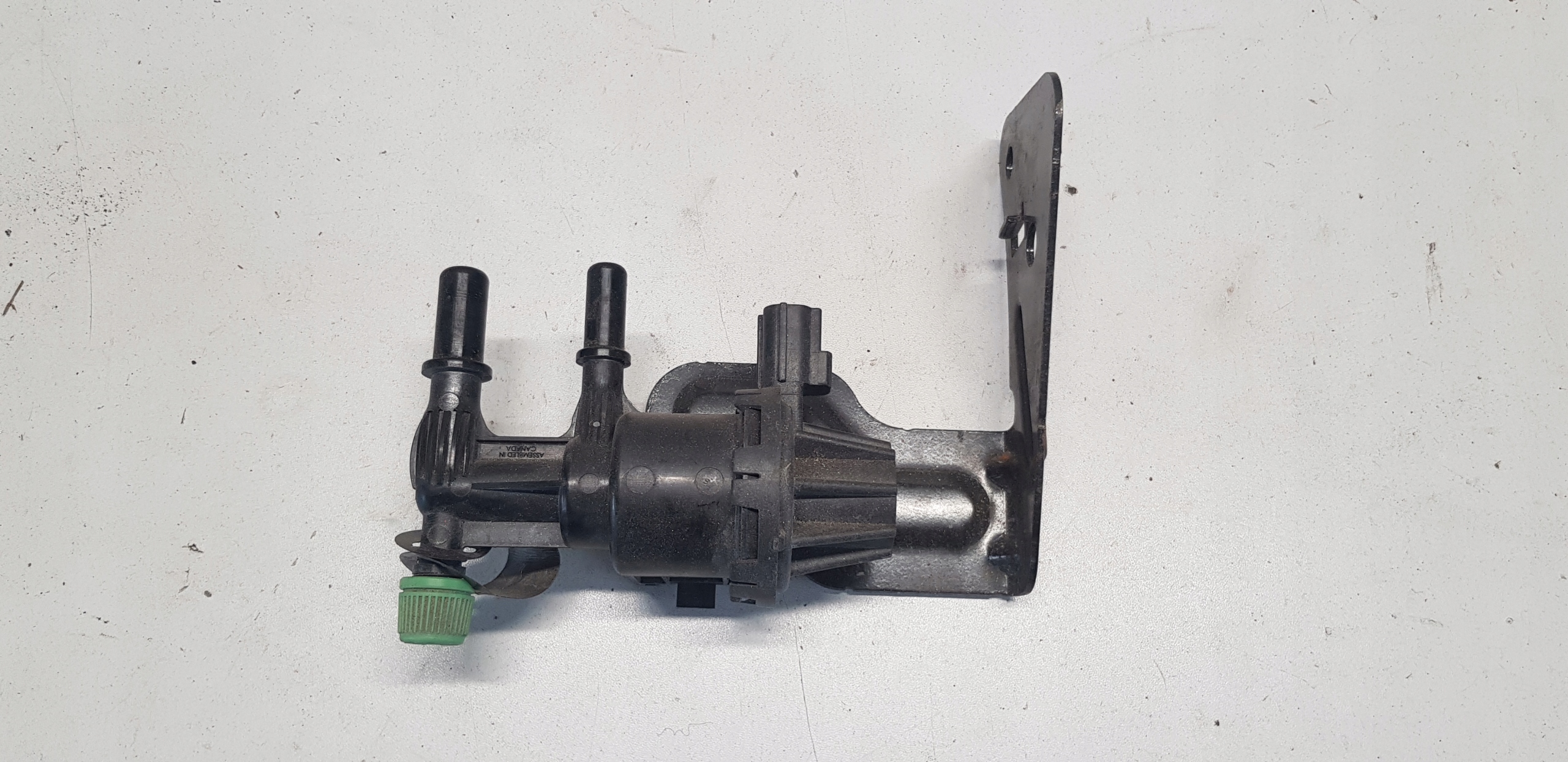 4L249G641BB - FORD MUSTANG 2005 2009 ВАКУУМНИЙ НАСОС 4.0 4.6