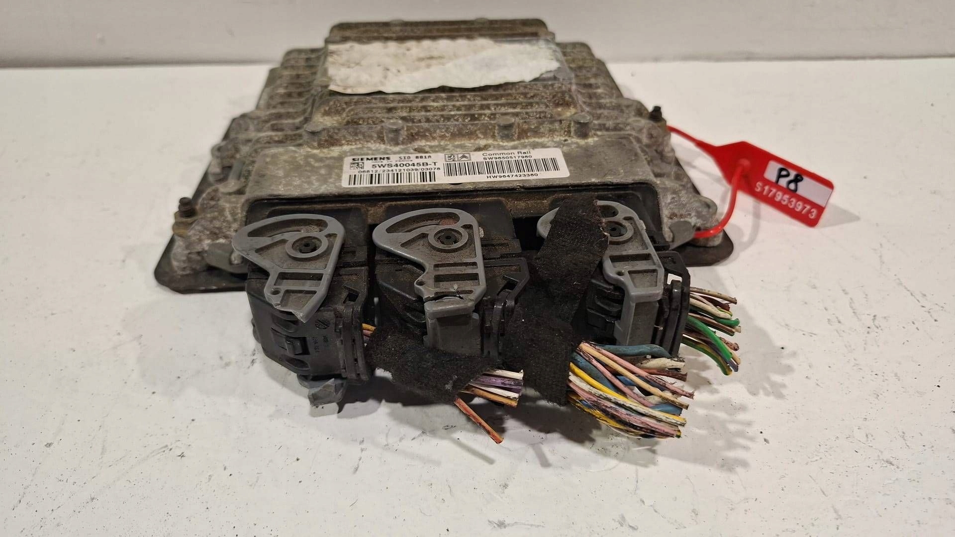 control unit of the engine computer 5WS40045BT Citroen Peugeot 2.0 HDI