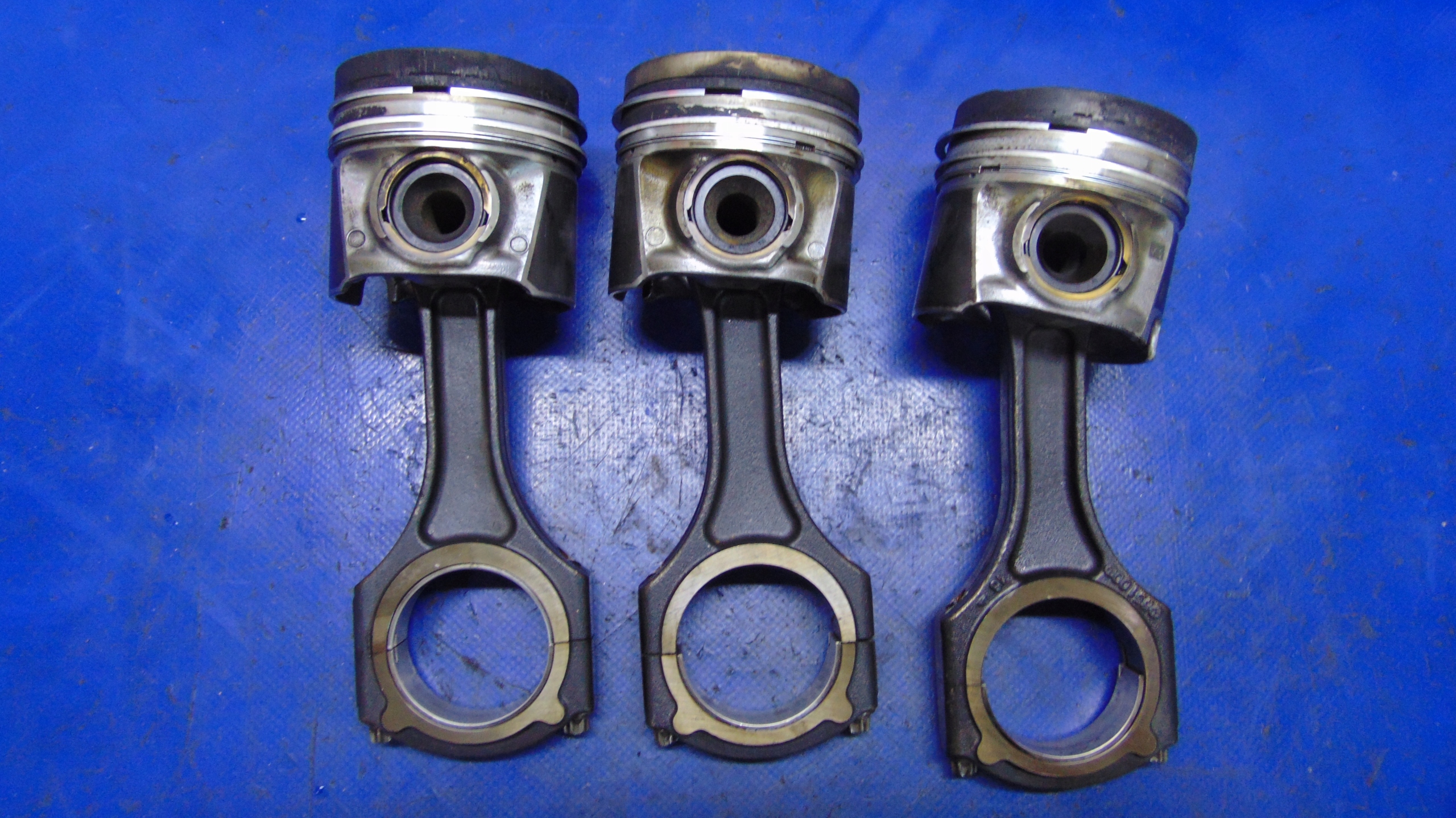 piston connecting rod 2.2CDI MERCEDES SPRINTER W907 W910 18-25R