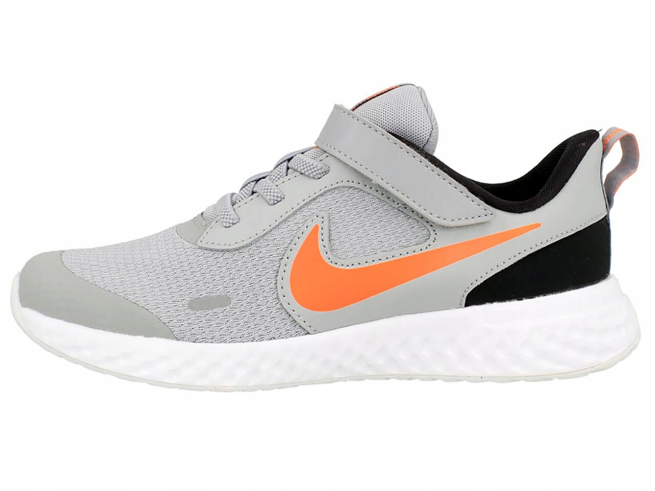 

Nike Revolution 5 BQ5672-007 # 27,5