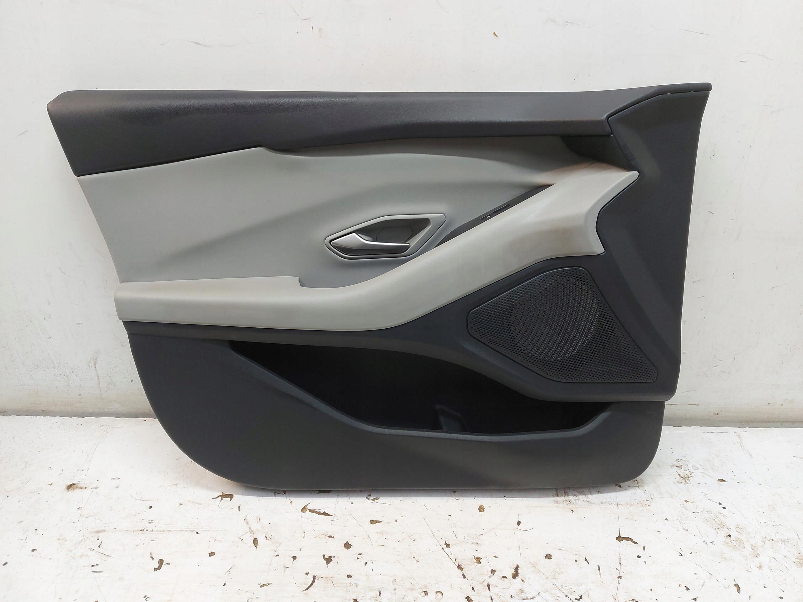 Ford Explorer VII R2KB upholstery side door left front