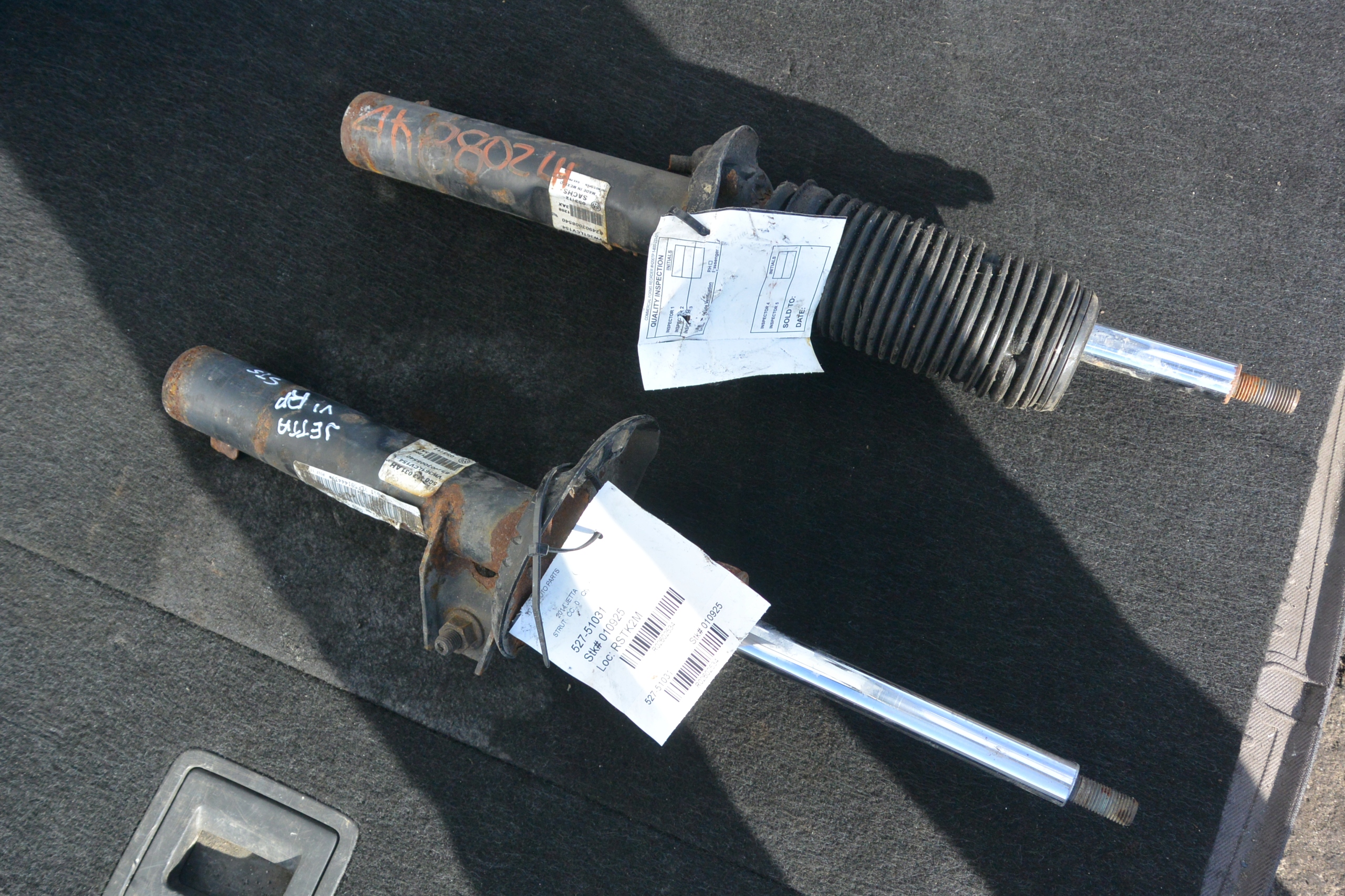 2011-2014 VOLKSWAGEN JETTA SPORTWAGEN shock absorber right left front original