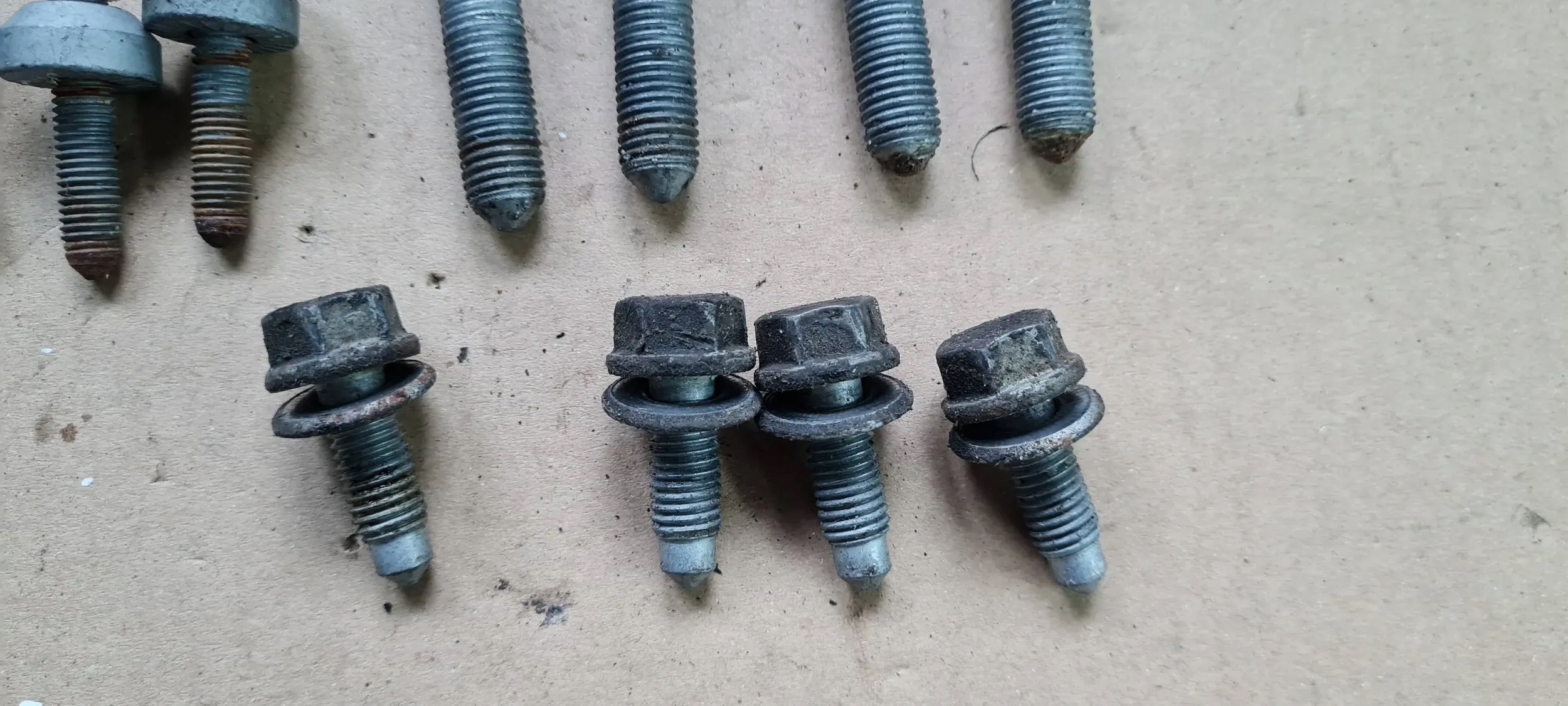 Q3 83A screws springing SANEK siders KOLYSKI front PRZEDNIEJ