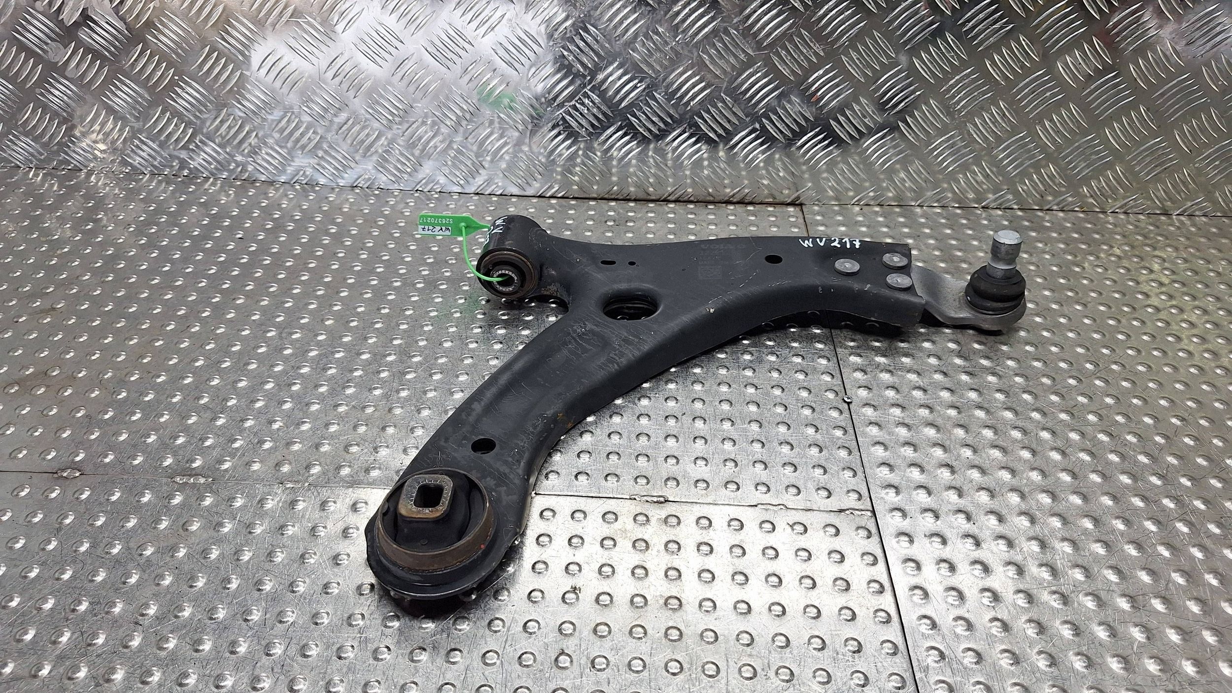 arm right front 32221282 VOLVO XC40 2021