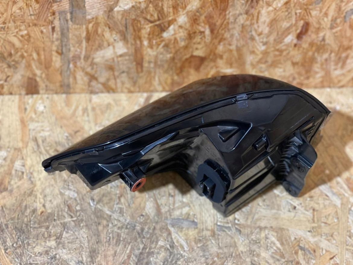 фонарь правый BMW X3 G01 21- европа
