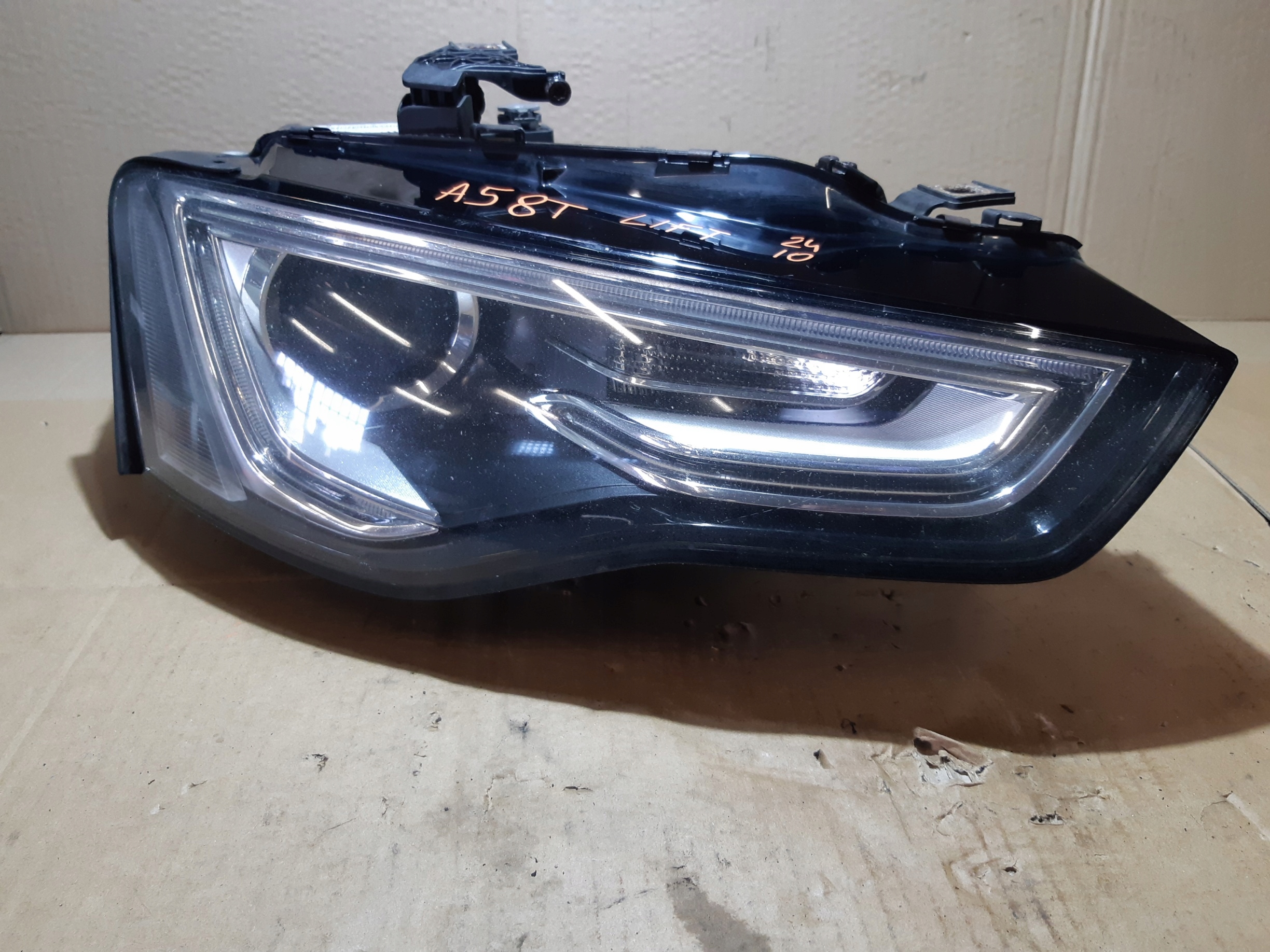 AUDI A5 8T LIFT light BI XENON right front front 8T0941006D