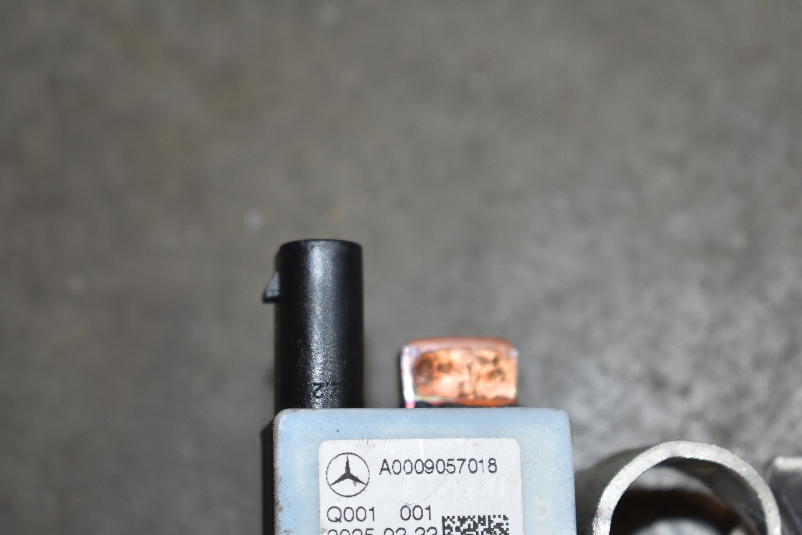 perfect condition pyrotechnic clamp MERCEDES W214 1