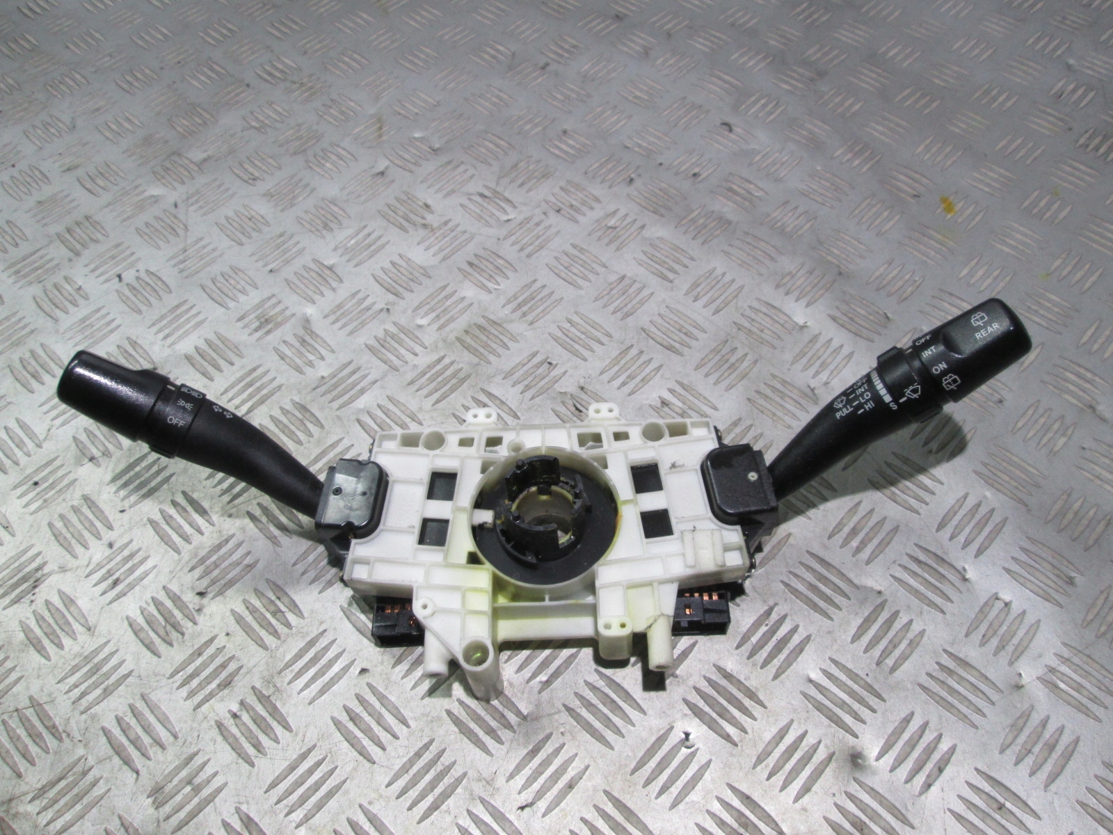 Commodo essuie glace KIA CERATO D065