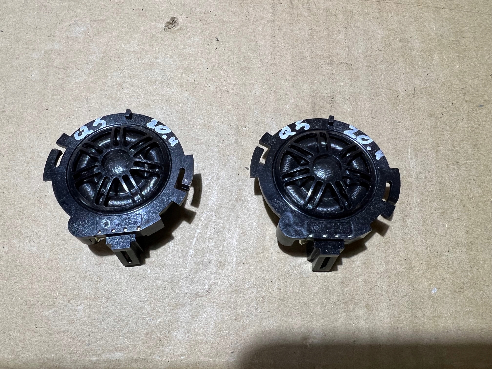 AUDI Q5 80A speaker bang OLUFSEN door front 80A035399A