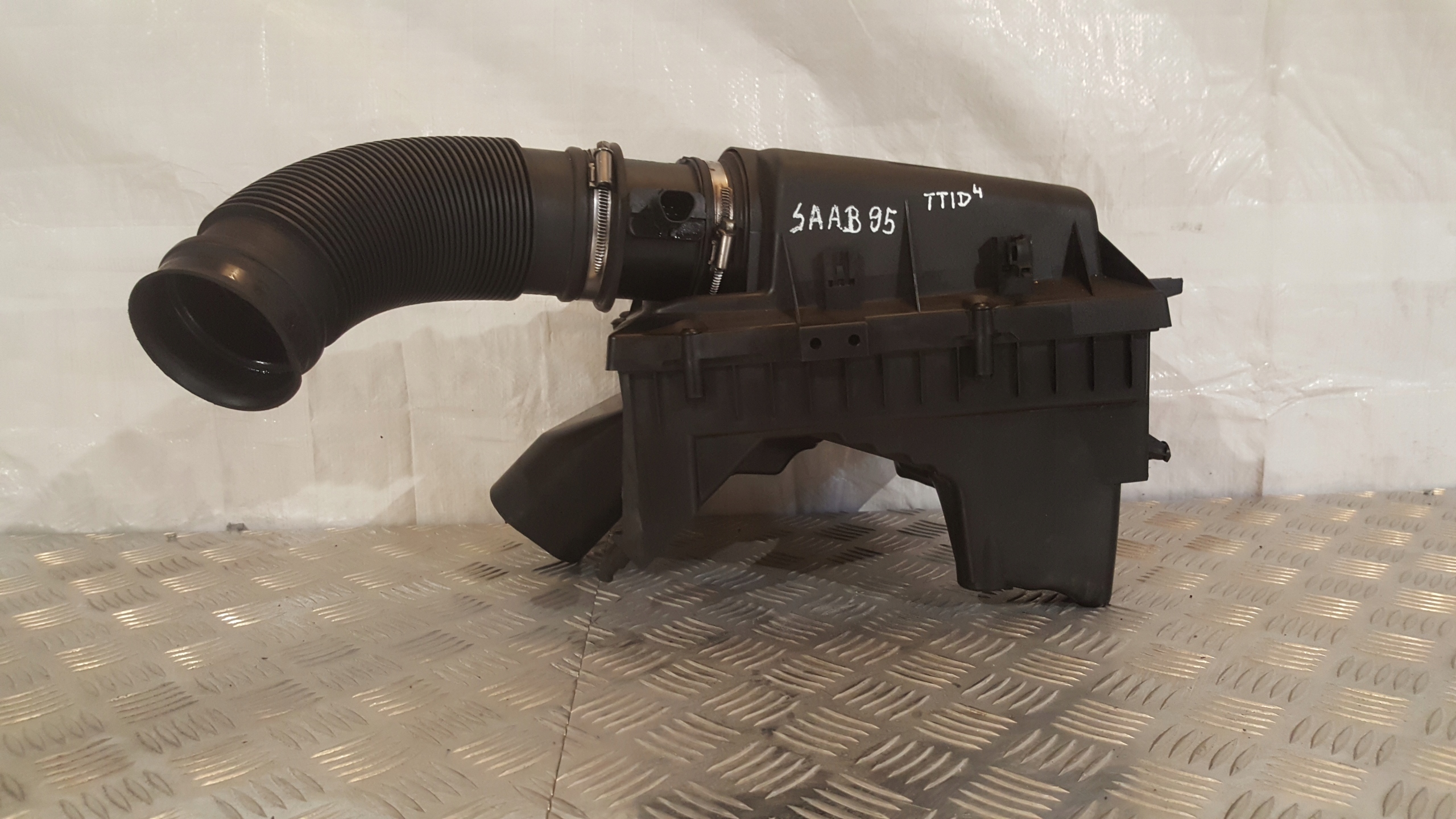 OBUDOWA FILTRA POWIETRZA SAAB 9-5 II NG TTID4