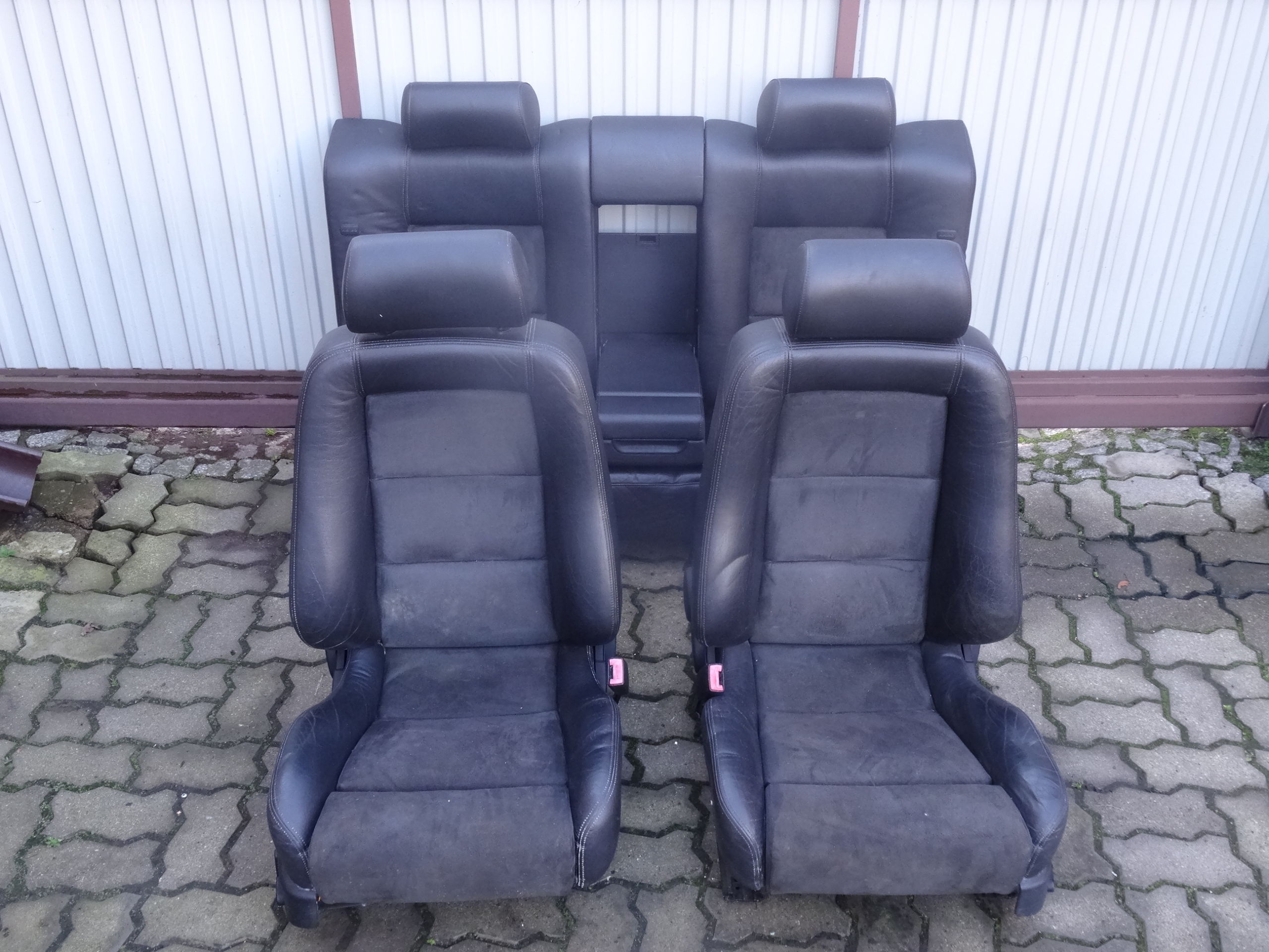 4D1881025A 4D1881026A - AUDI S8 D2 сиденья диван кожа ALCANTARA RECARO