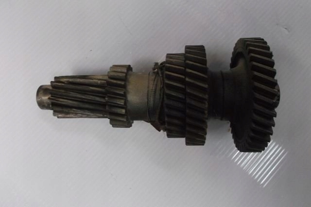 363.210.110 - ВАЛ КОРОБКИ ПЕРЕДАЧ AVIA