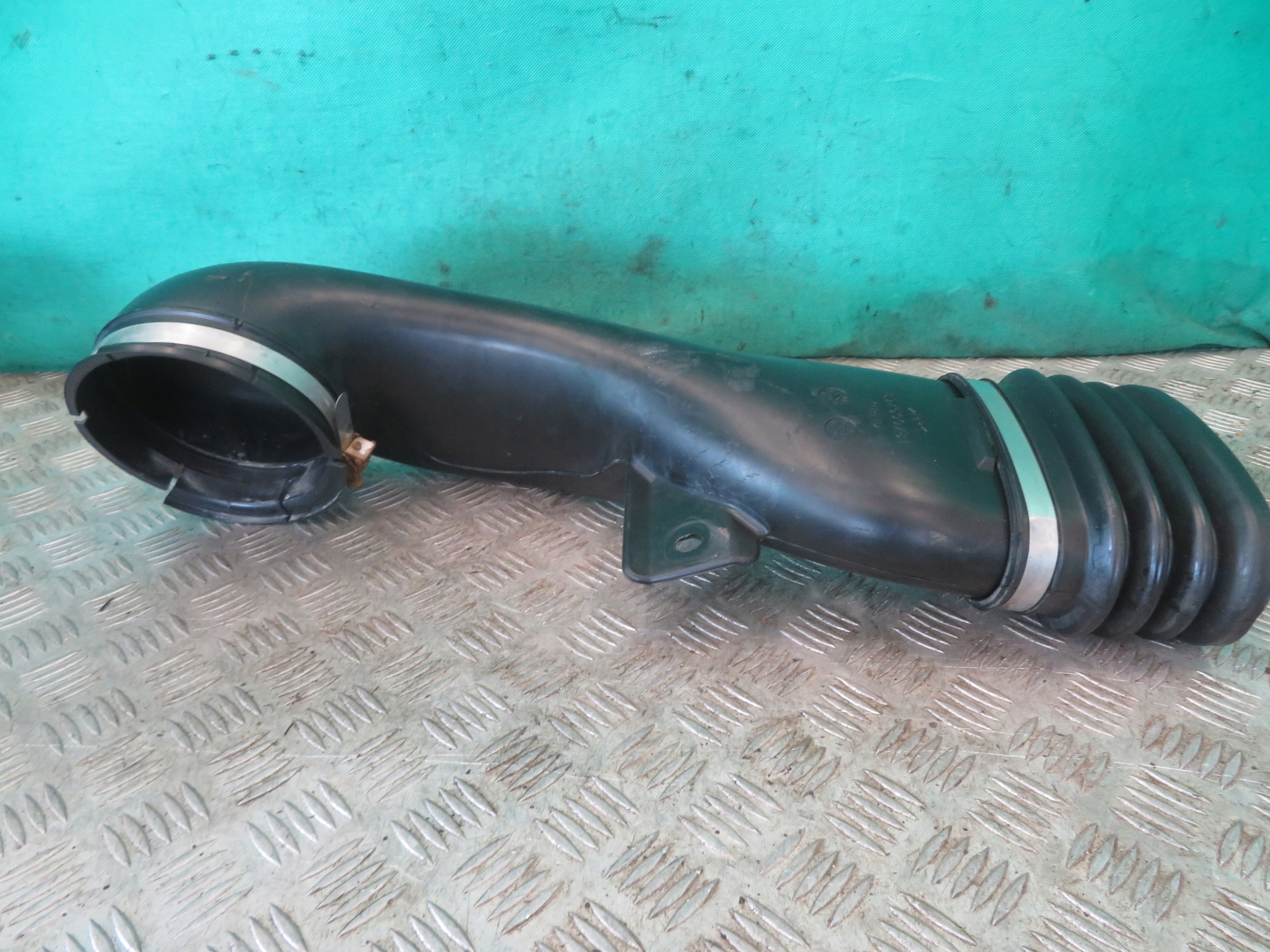 Schlauch luft DOLOT ISUZU GRAFTER N3 22R
