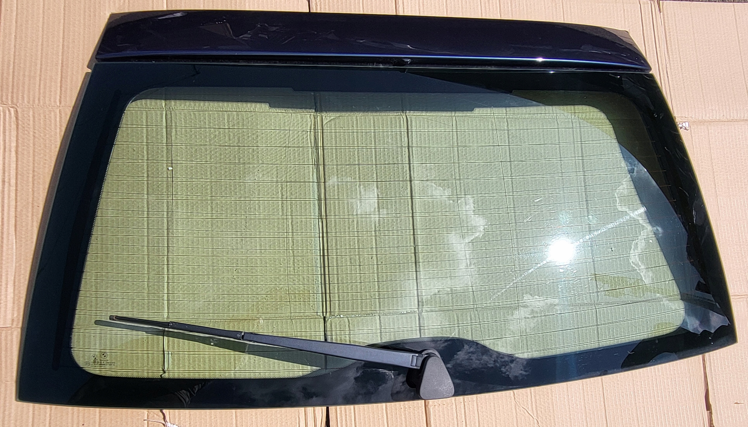 SZYBA Z KLAPY TYLNEJ BAGAŻNIKA WYCIERACZKA MIKROSTYK BMW 5 E39 KOMBI LF OE Numer katalogowy części 8371988 43R-001193 AS2 M221 DOT25