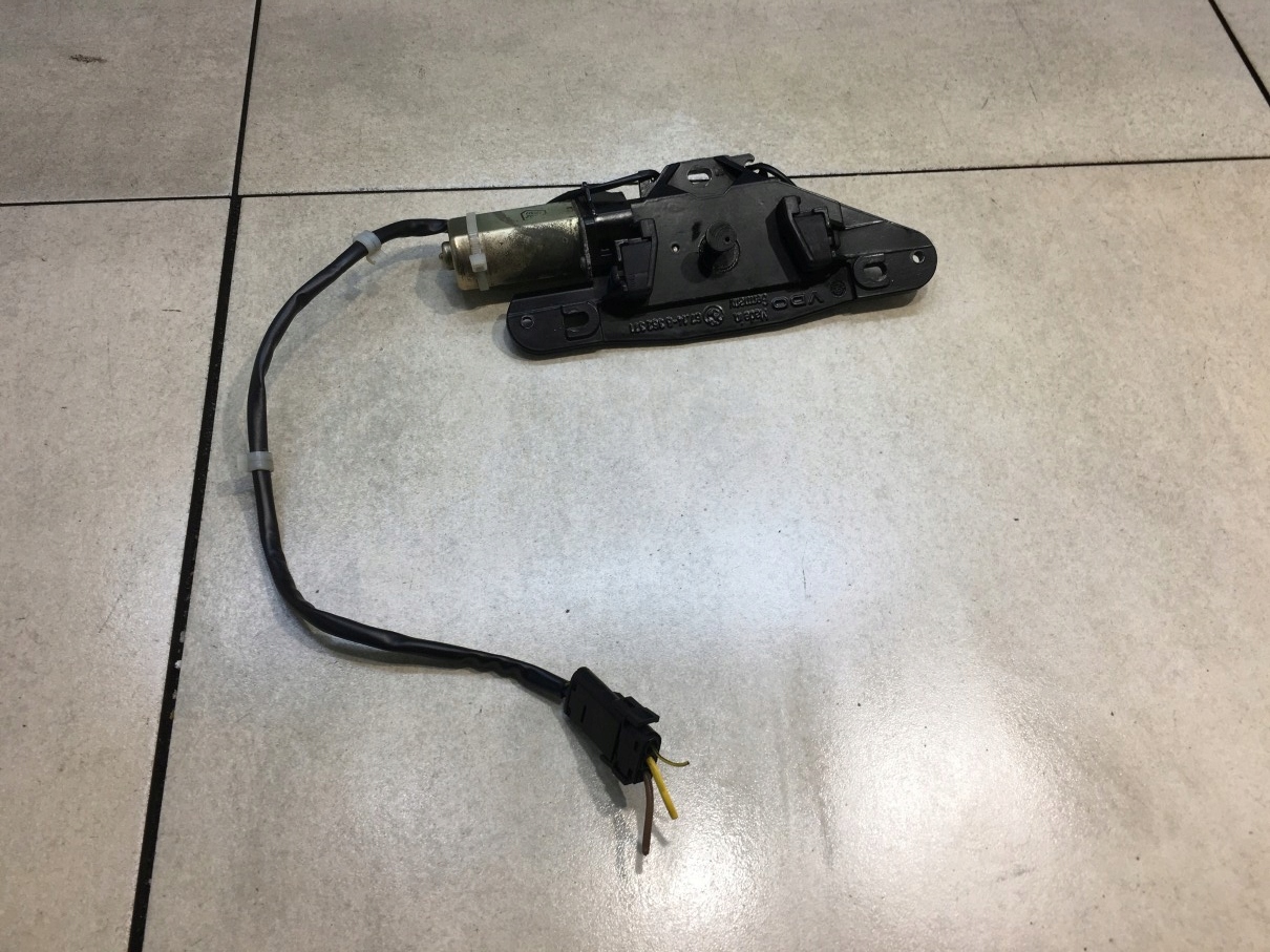 lock DOCIAG bonnet boot E39 FL KOMBI 8362371
