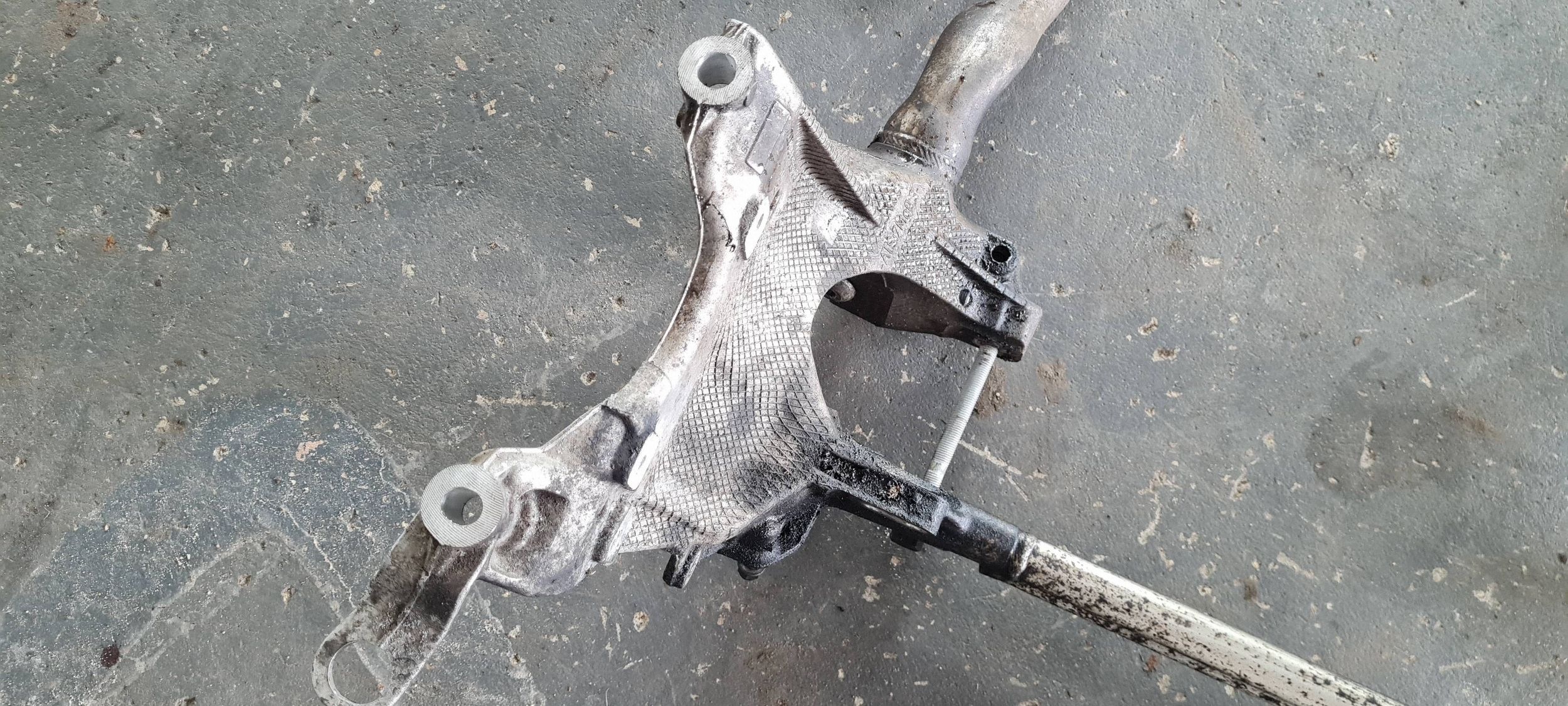 Q5 8R SQ5 LIFT axle beam subframe sider front axle beam springing 8R0399315J