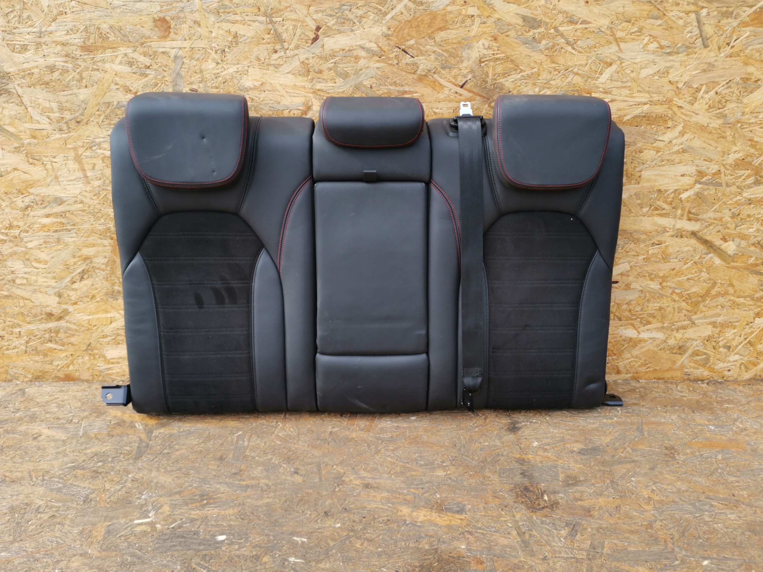 KANAPA TYLNA ALFA ROMEO STELVIO QV QUADRIFOGLIO Numer katalogowy części KANAPA TYLNA ALFA ROMEO STELVIO QV QUADRIFOGLIO