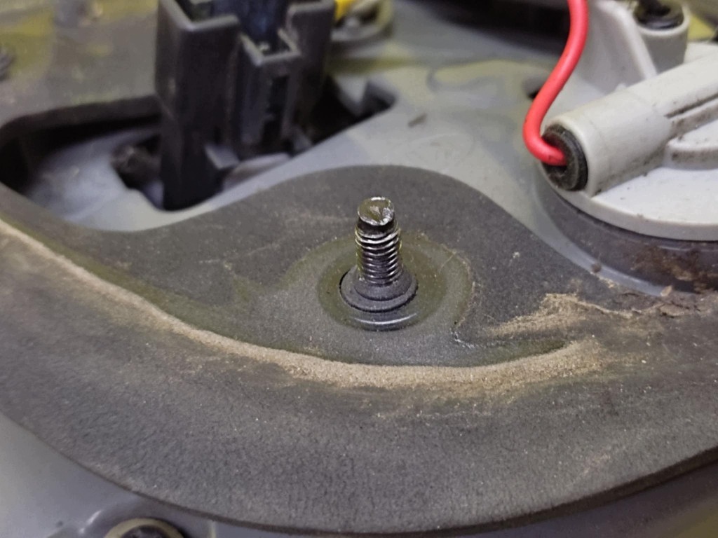 KIA MAGENTIS light right rear part to the bonnet