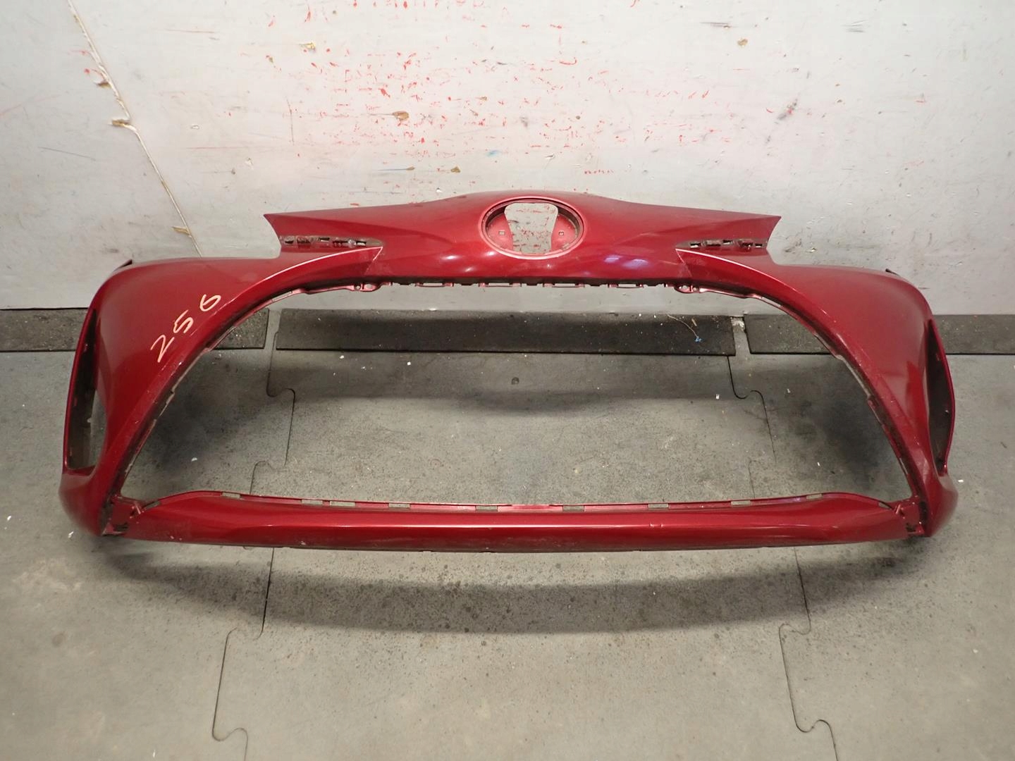 bumper front front TOYOTA YARIS III LIFT 2017