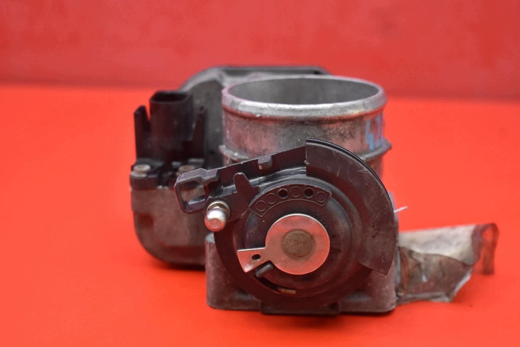 throttle flap 058133063M AUDI A4 B5 1.8 20V 125 KM 94-99