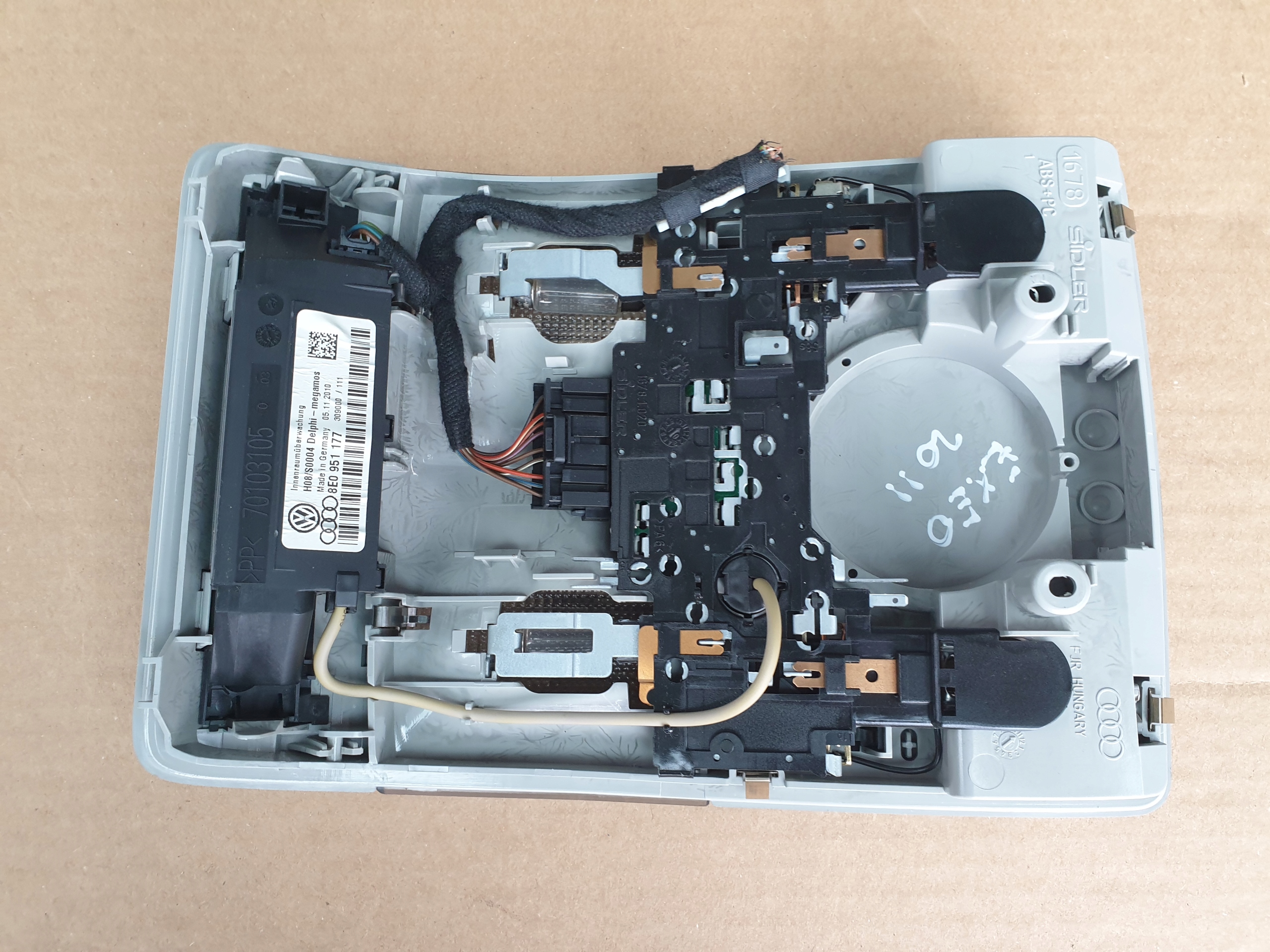 light OSWIETLENIE cabs SEAT EXEO 2008- 8E0947135