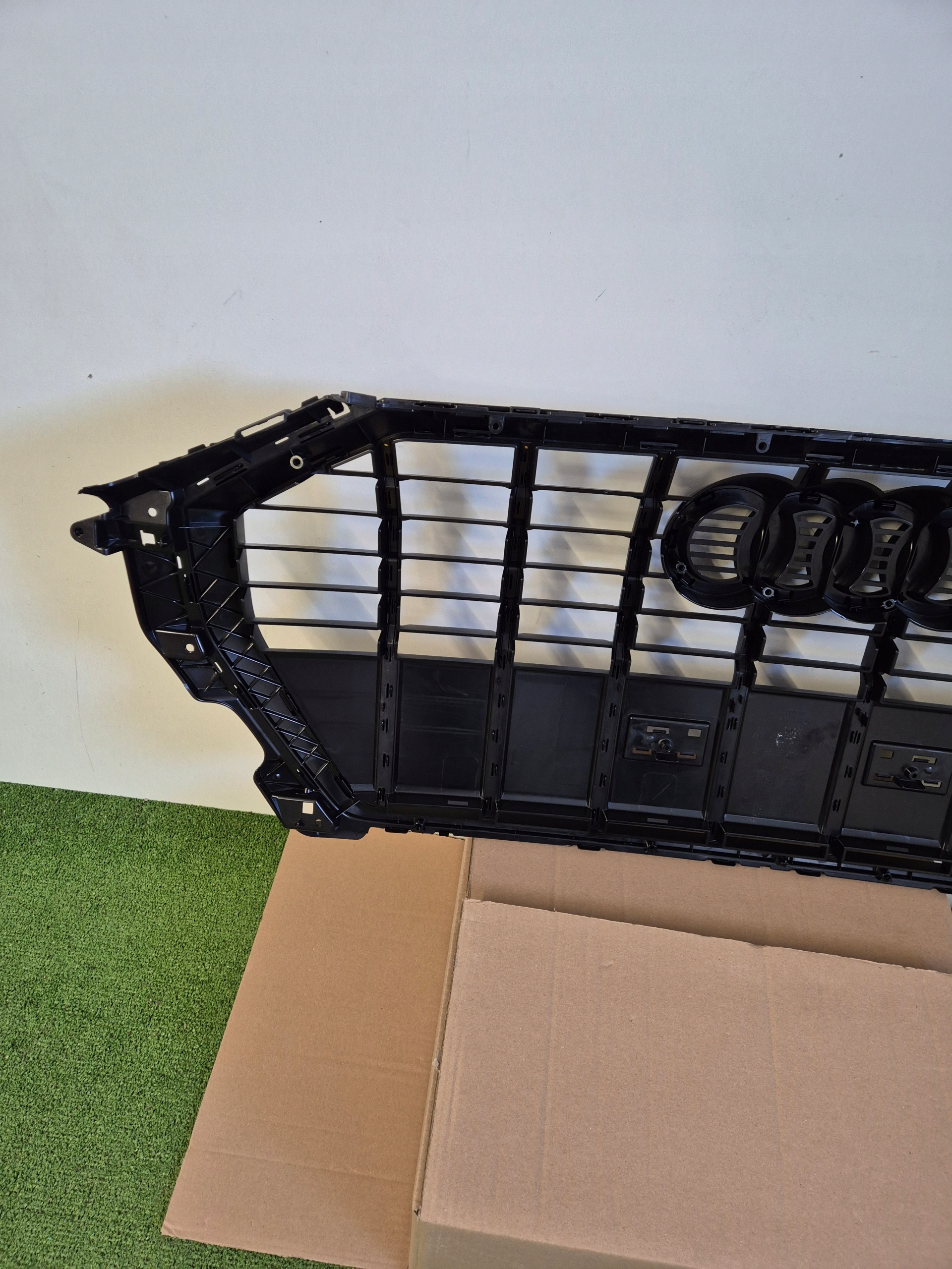 Audi Q3 Kühlergrill FRONTGRILL Kühlergitter 83A853651AU - Thumbnail 5