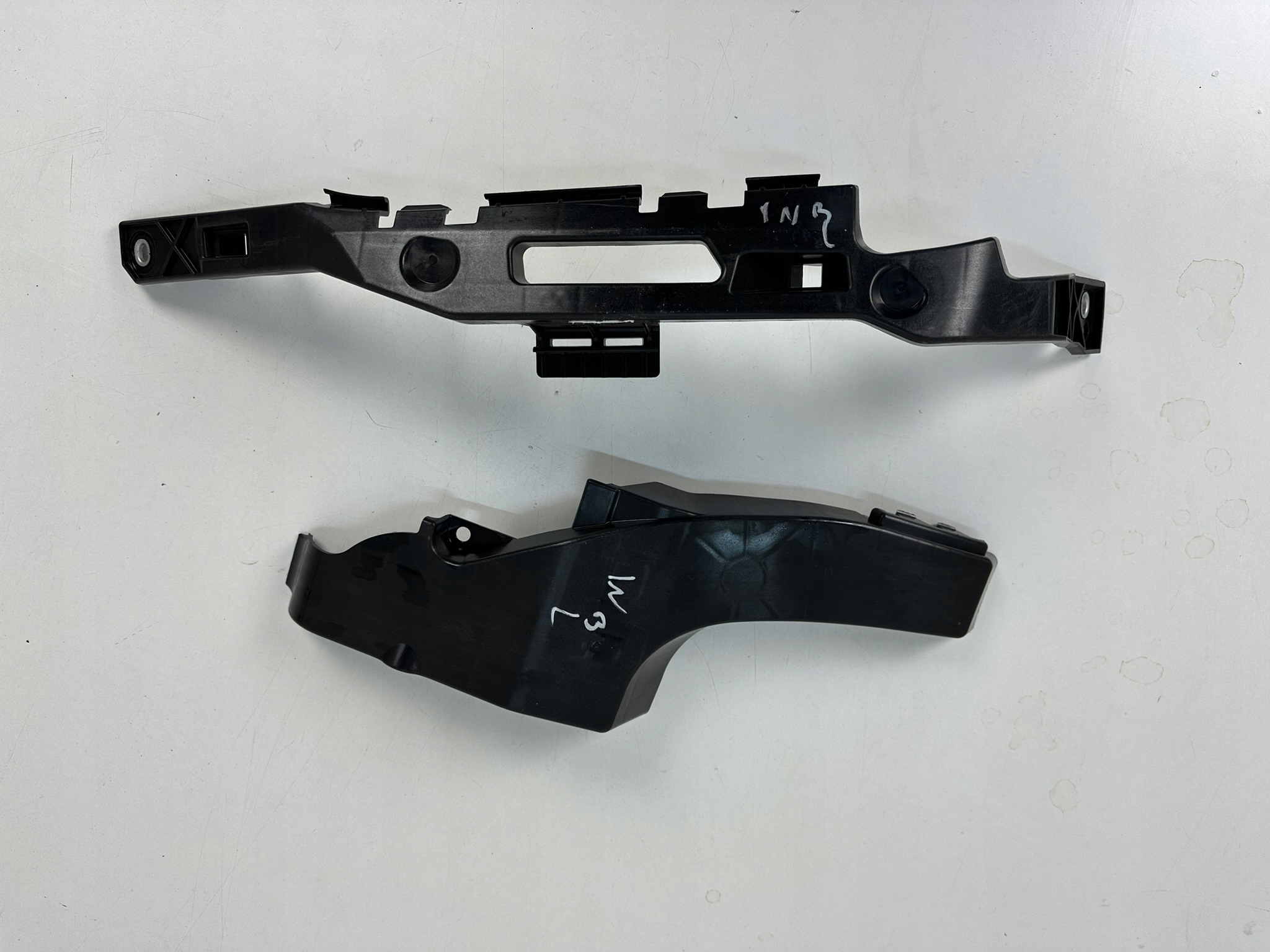 OPEL INSIGNIA B LIFT ŚLIZG LAMPY ZDERZAKA LEWY PRZÓD 39148872 39220058