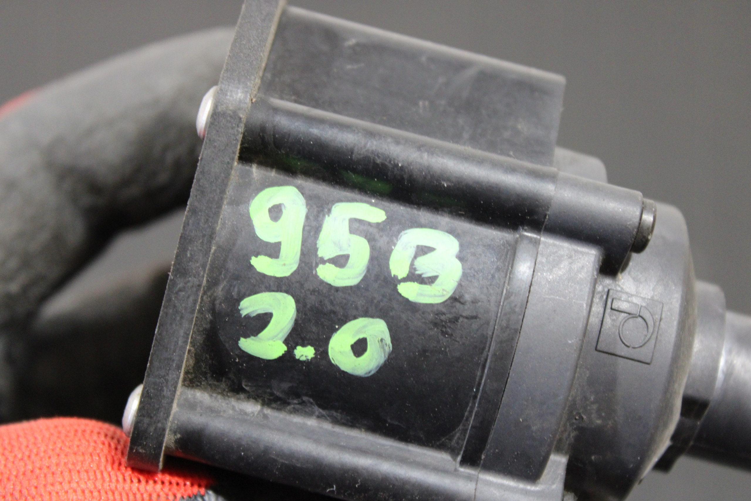 pumpa cirkulacije vode PORSCHE MACAN 95B 8K0819147A