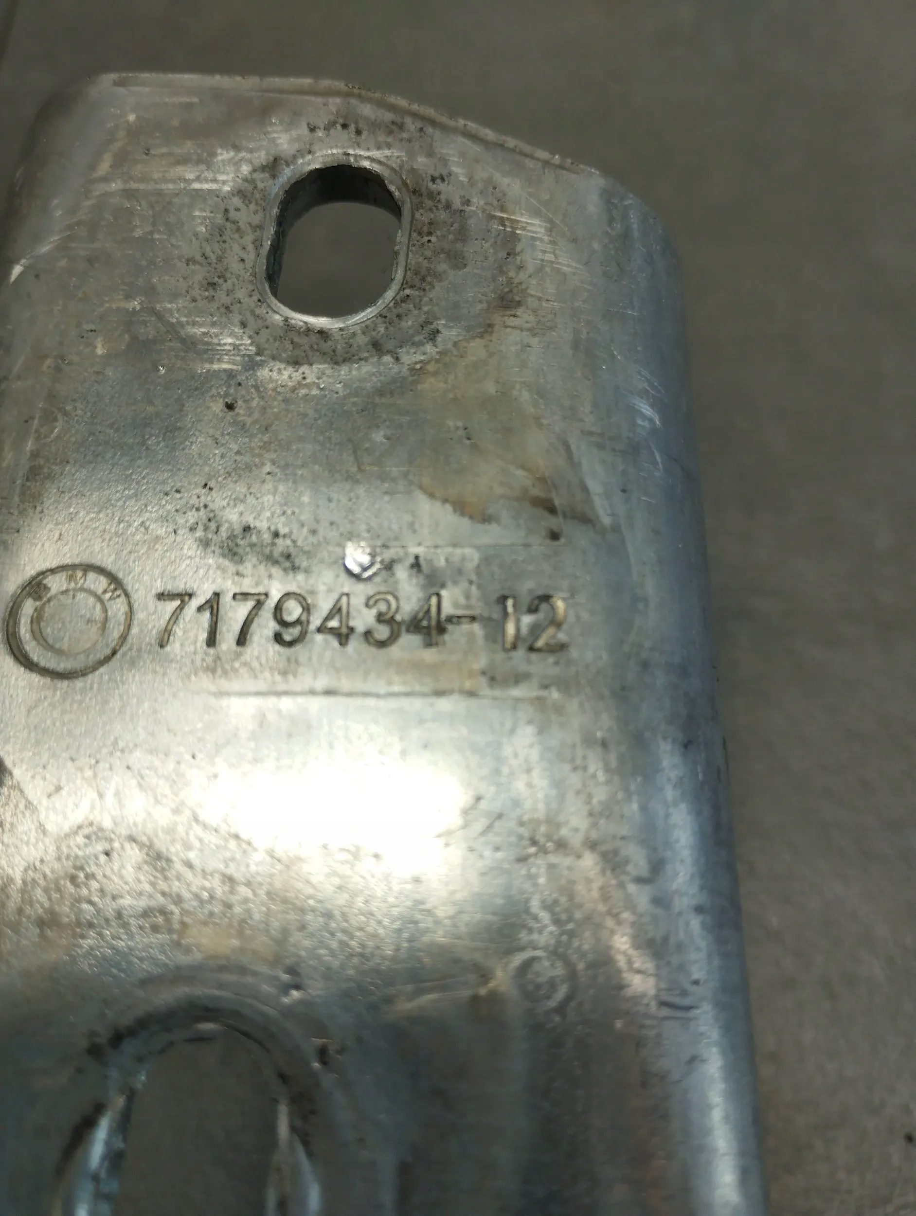 BMW X6 E71 brace POPRZECZKA 7179434