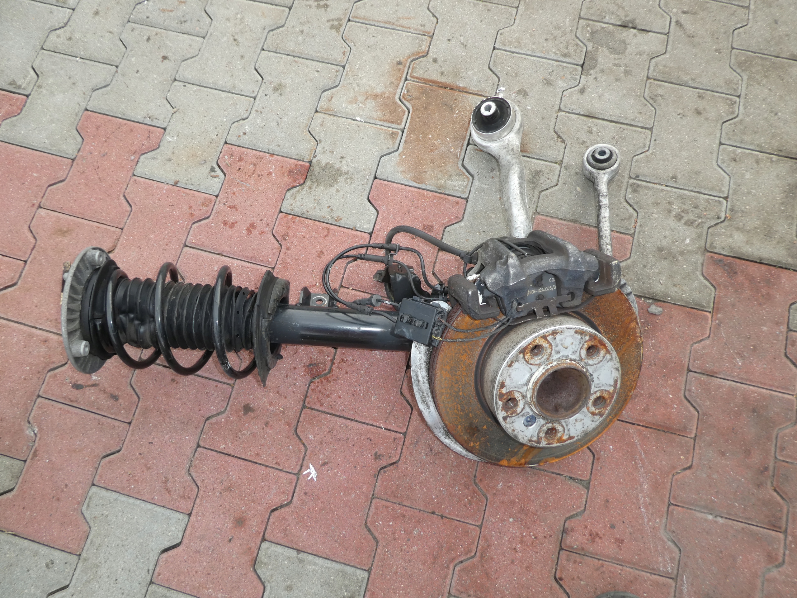 tlumič otoč levá BMW 1 F20