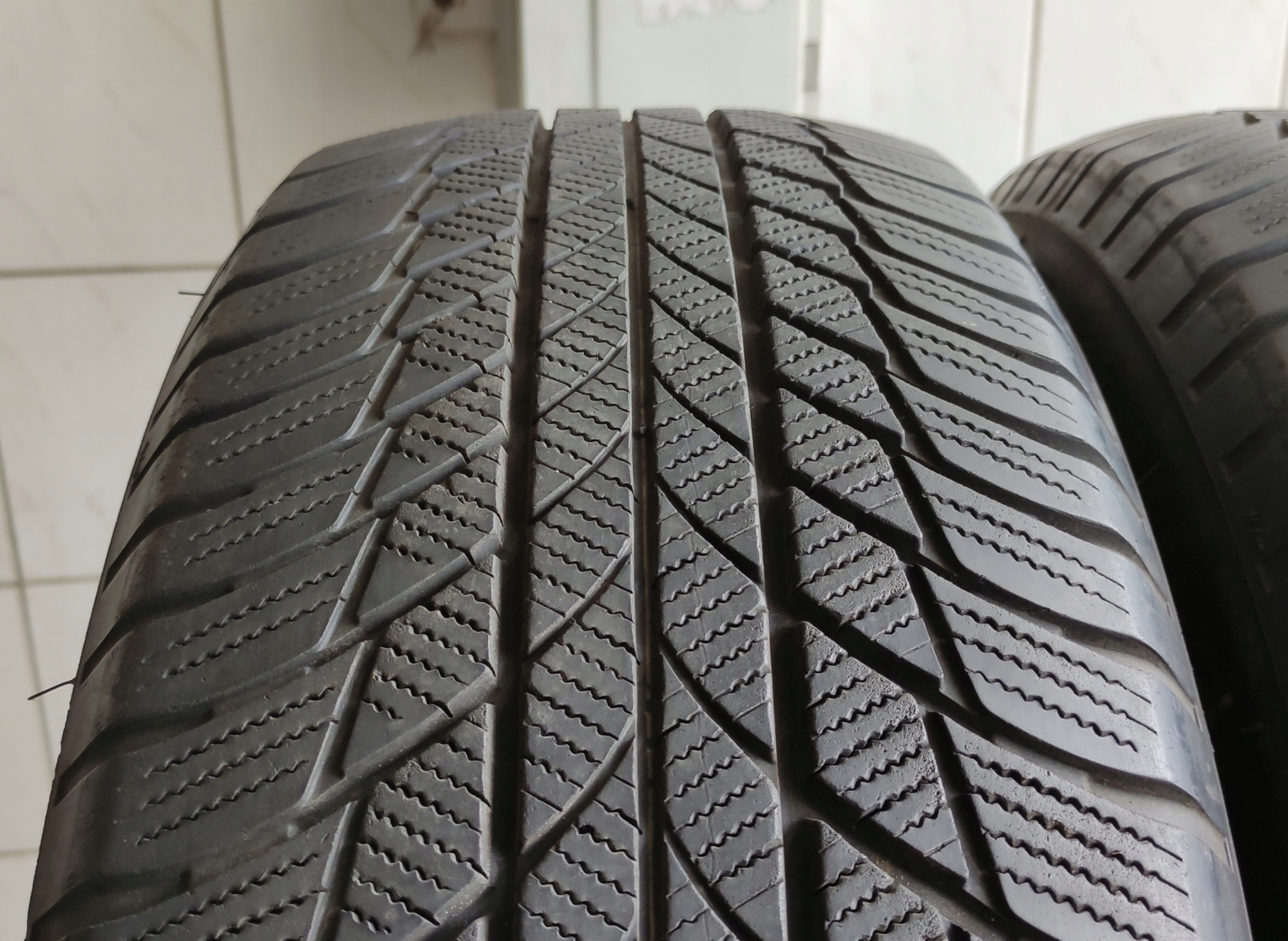Шина 225/60/18 Bridgestone 6,27 мм 2017r 1=200zł з