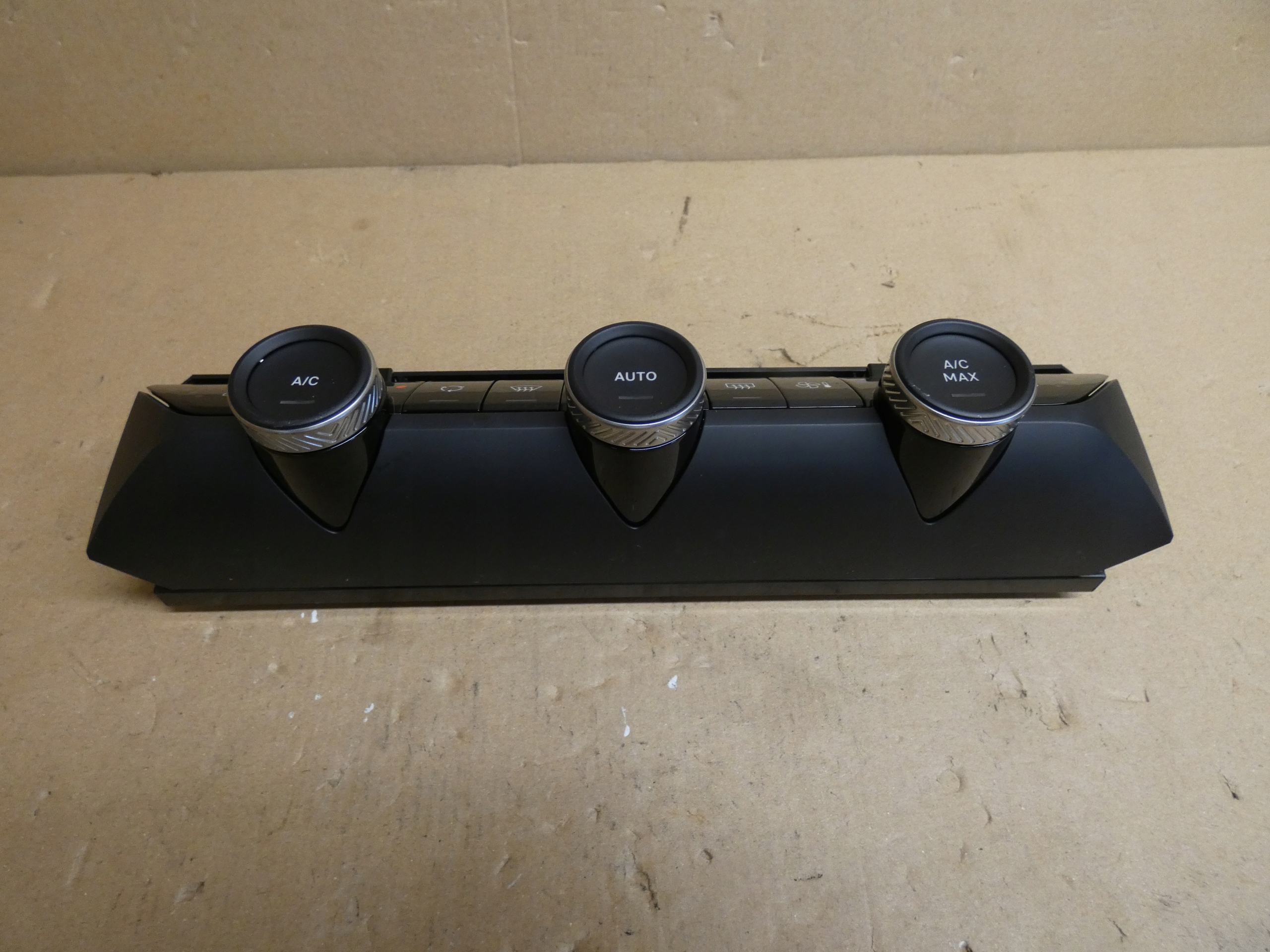 vezérlö panel a klímának CITROEN C5 X 98361321ZD 21