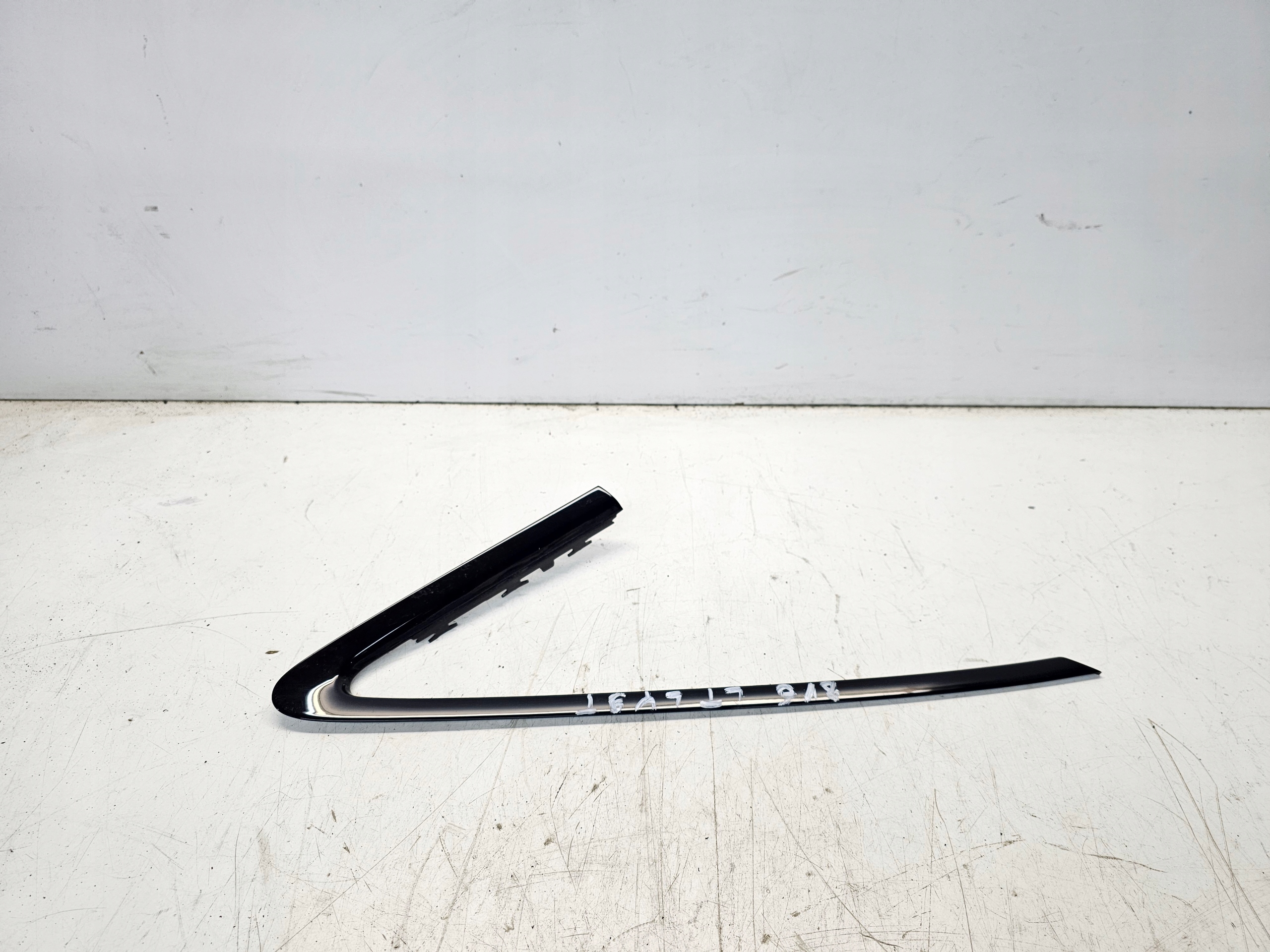 moulding bodywork windows left rear part AUDI A3 8V5 sedan 8V5853345A