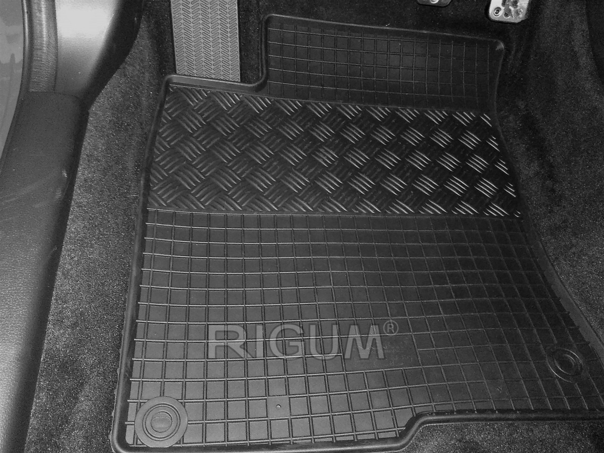 Zestaw dywaników do Honda Civic Hatchback od 2017 - dywaniki gumowe i mata Kolor czarny