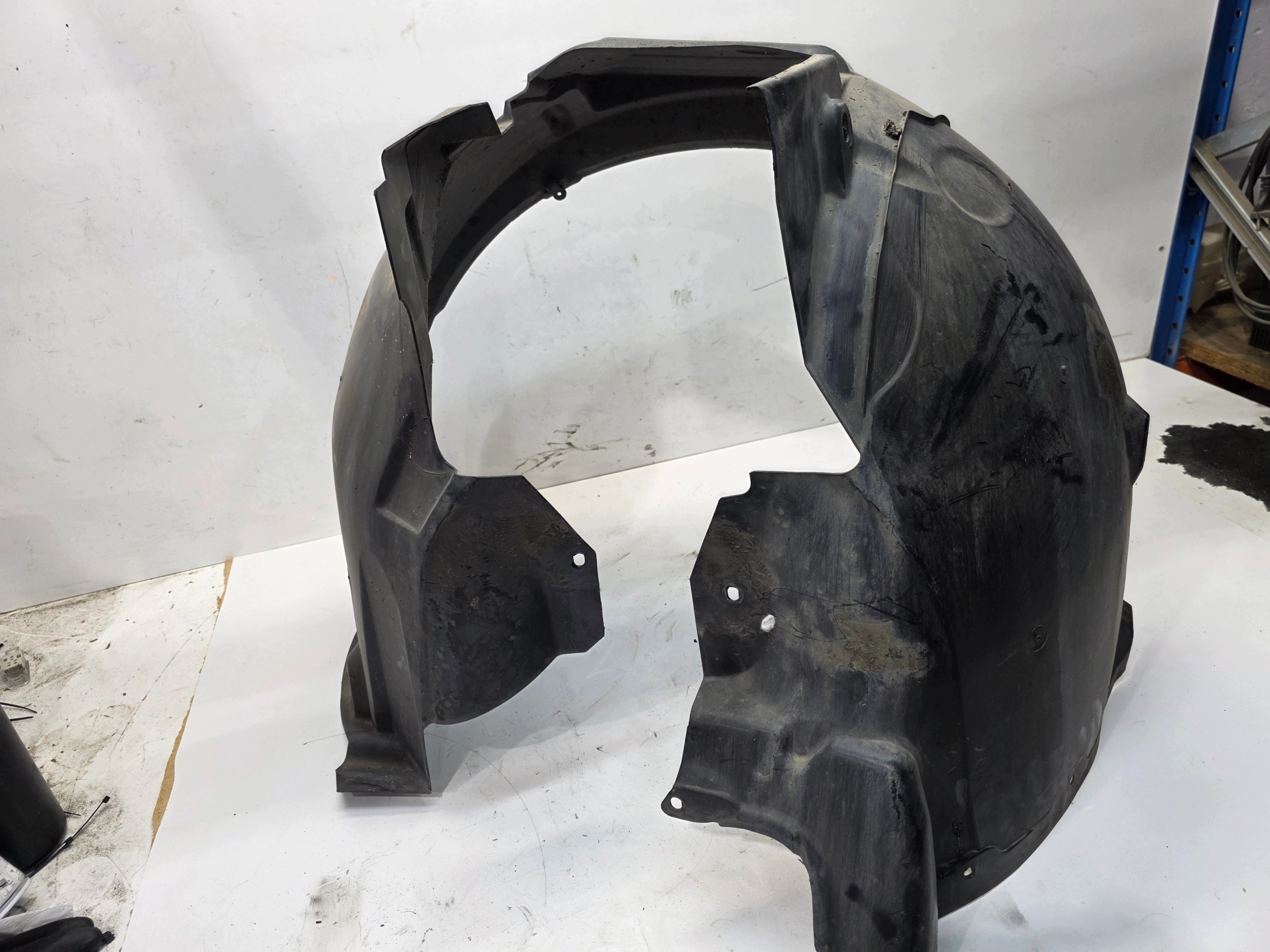 mudguard left front plastic AUDI A4 B8 LIFT 8K0821171J OK
