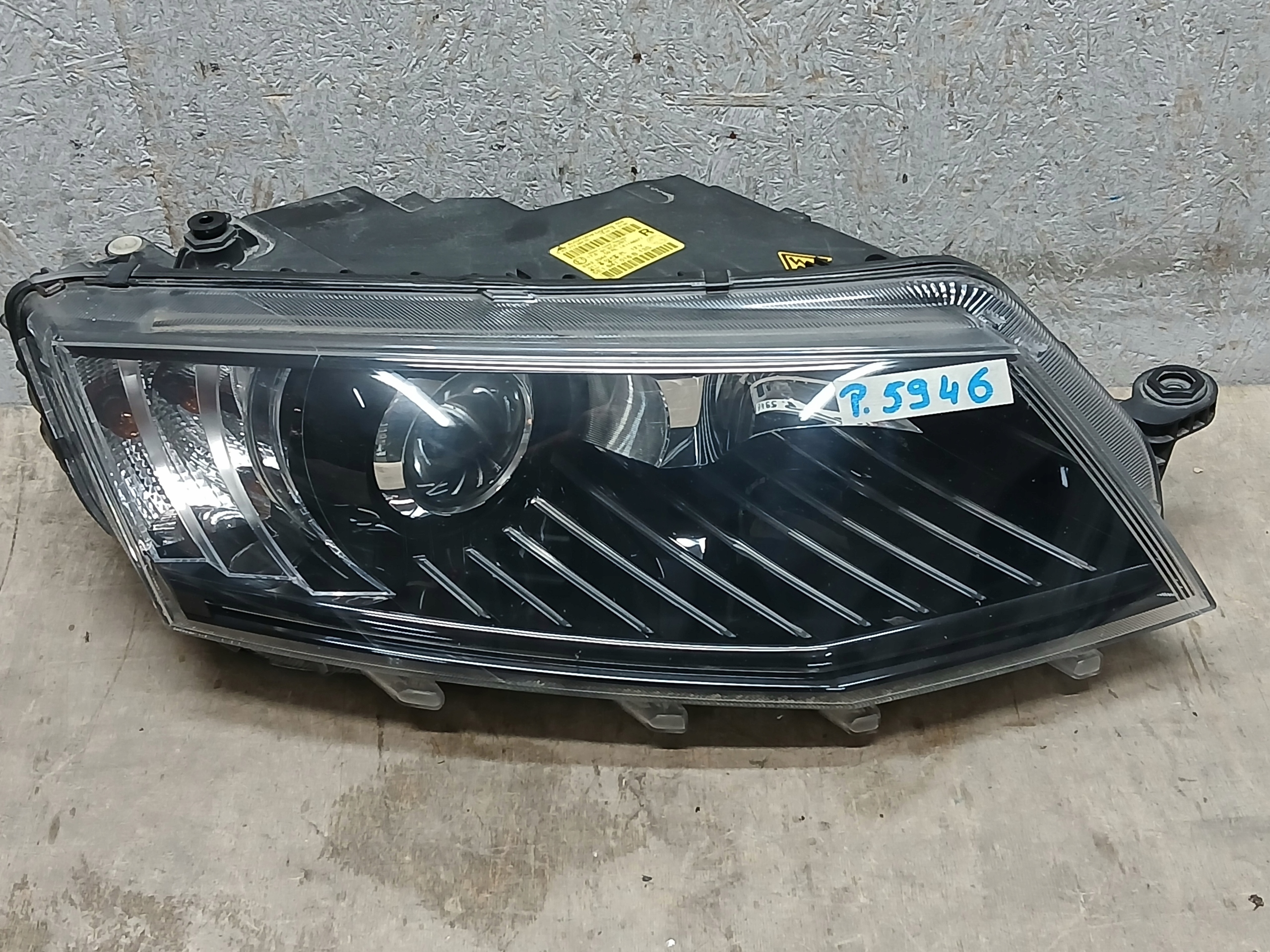 light front right SKODA OCTAVIA III 3 13-17 XENON LED 5E1941016B