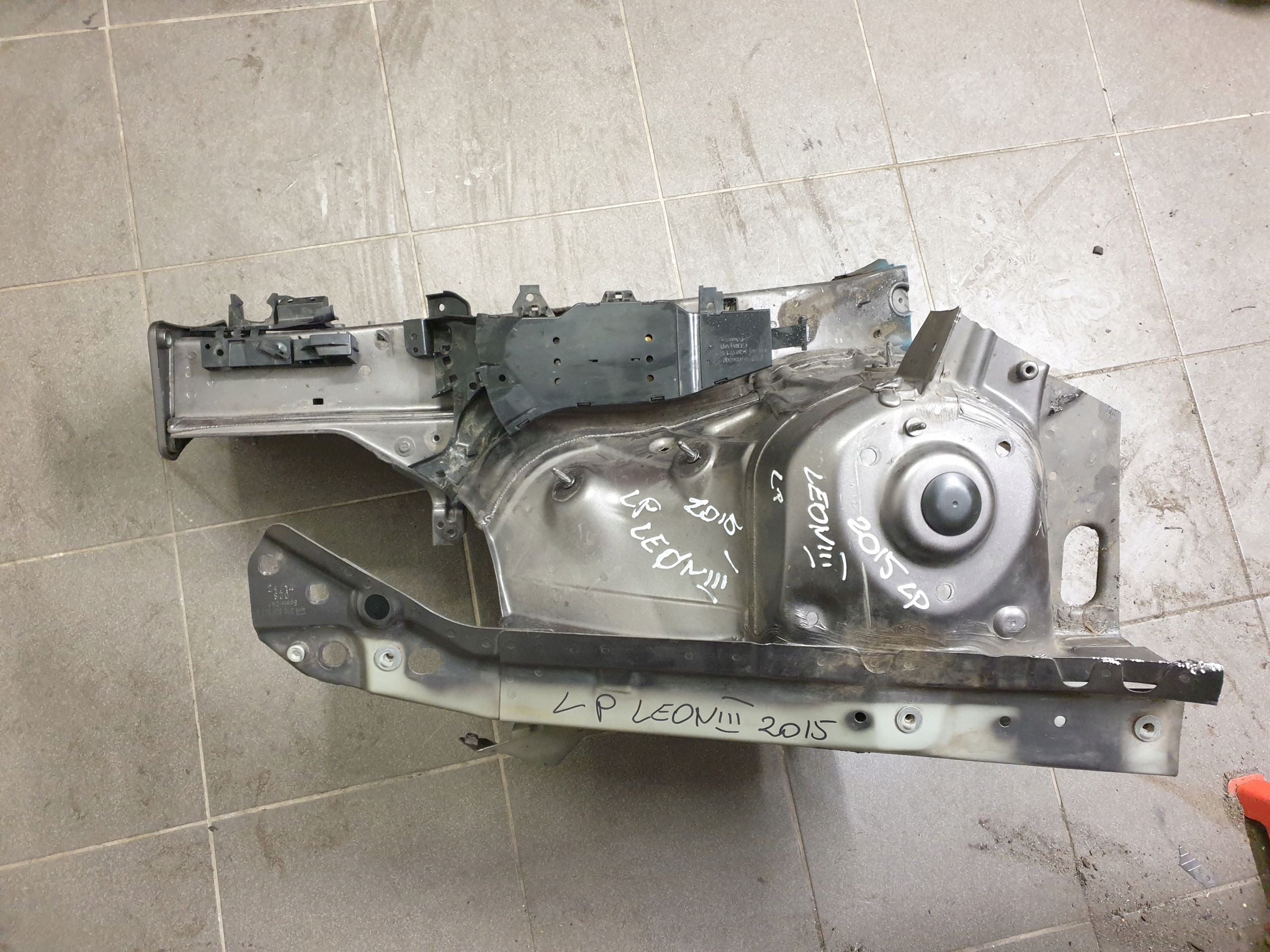 LONGHERONE quarto LONGHERONE FARTUCH SEAT LEON III 3 2013- 5F