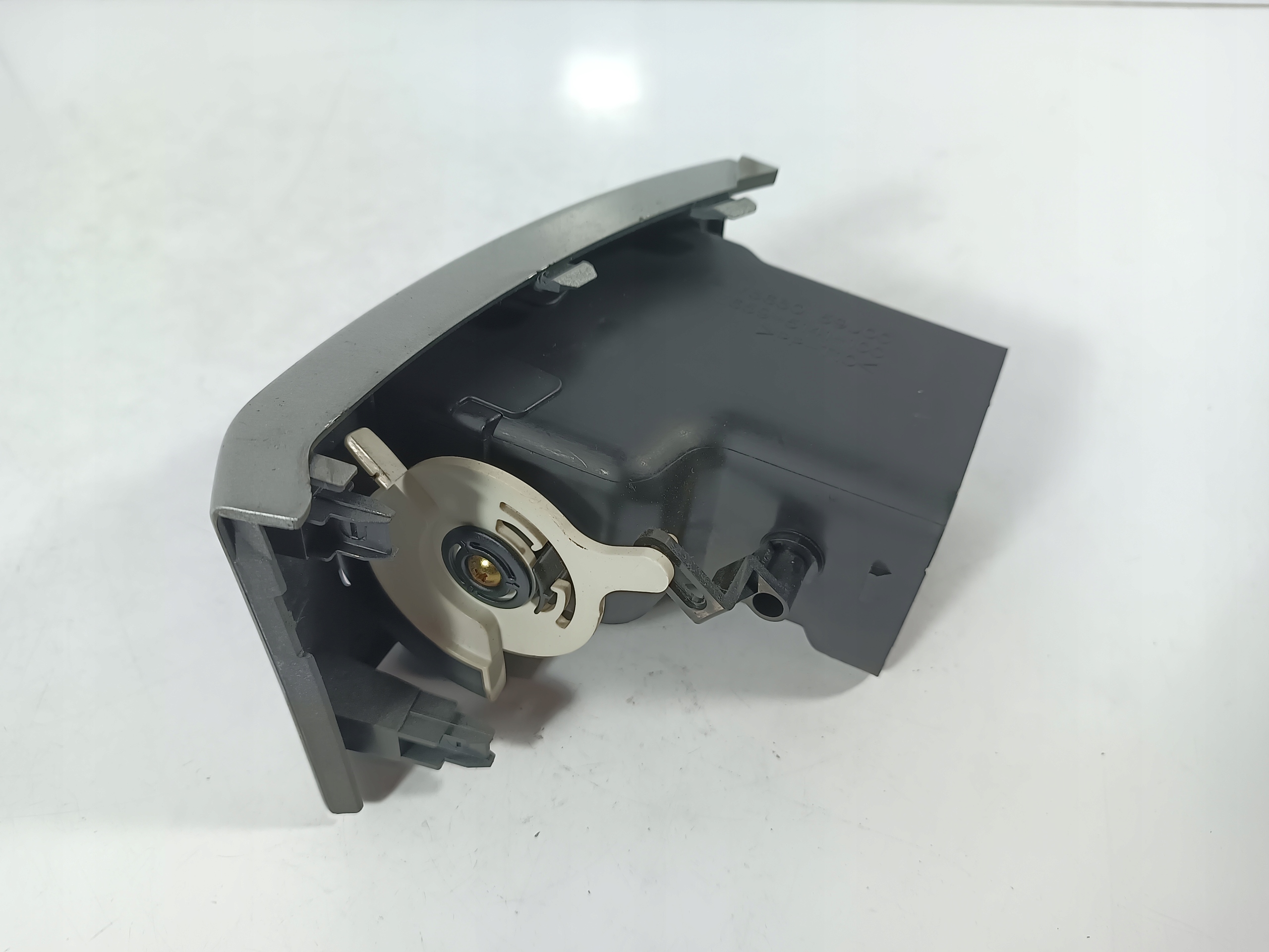 Suzuki Liana grid air conditioning devices air left OE 7363059J00