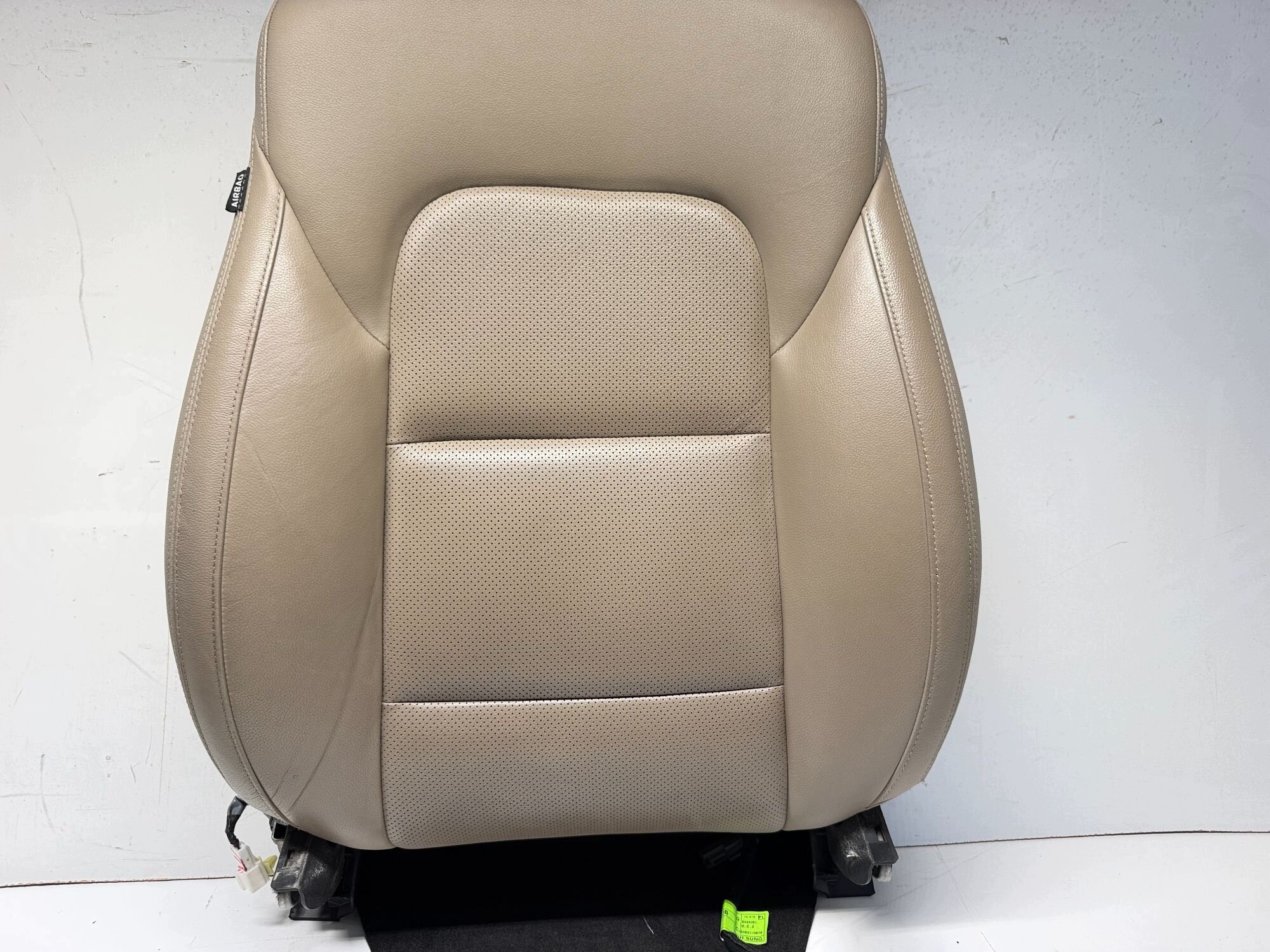 OPARCIE seat right front GRZANE HYUNDAI TUCSON II 15-21 without