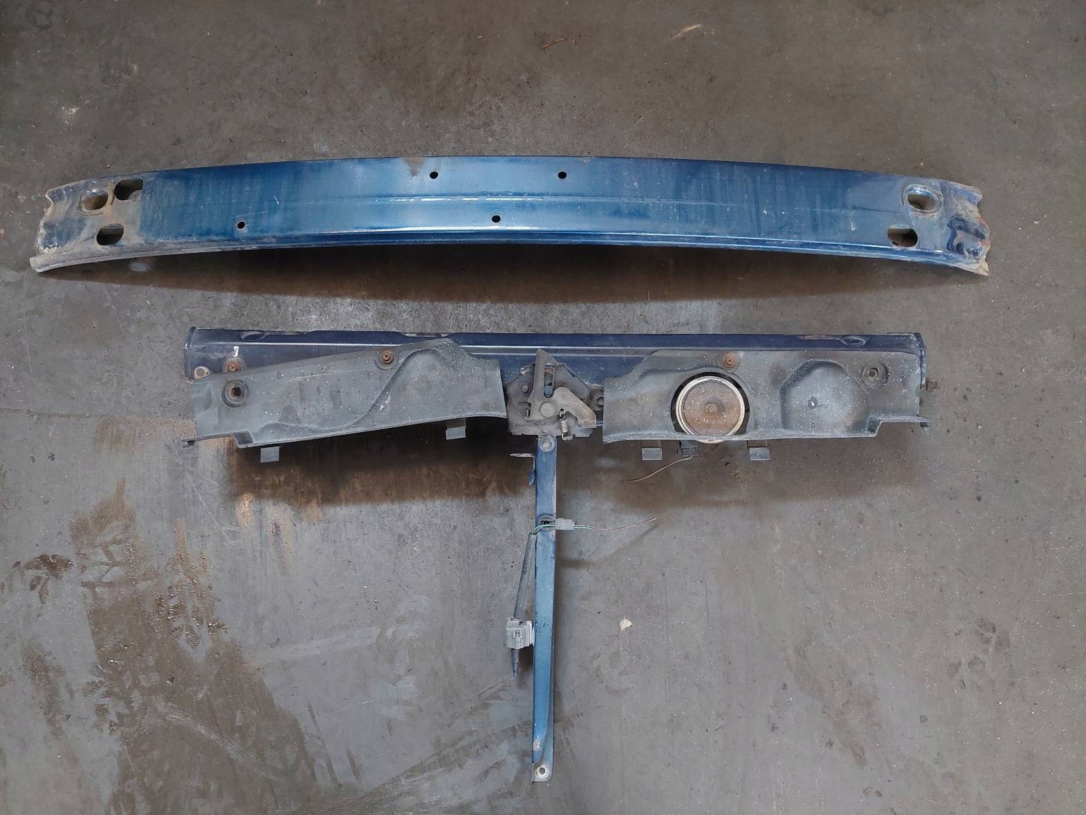 complete bonnet bumper light fender TOYOTA YARIS and 8P4