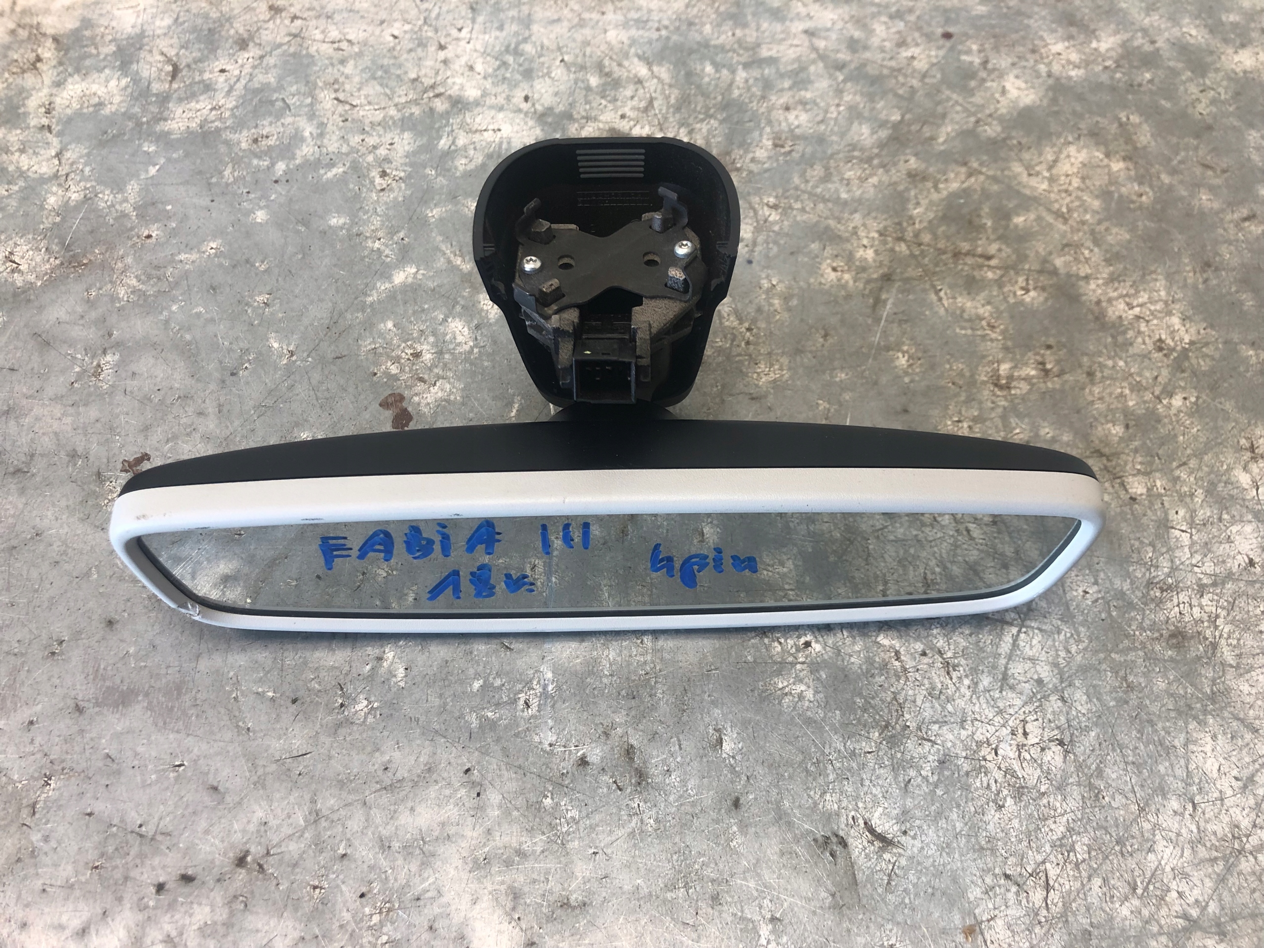 mirror inner 4 PIN SKODA FABIA III 3G0857511E
